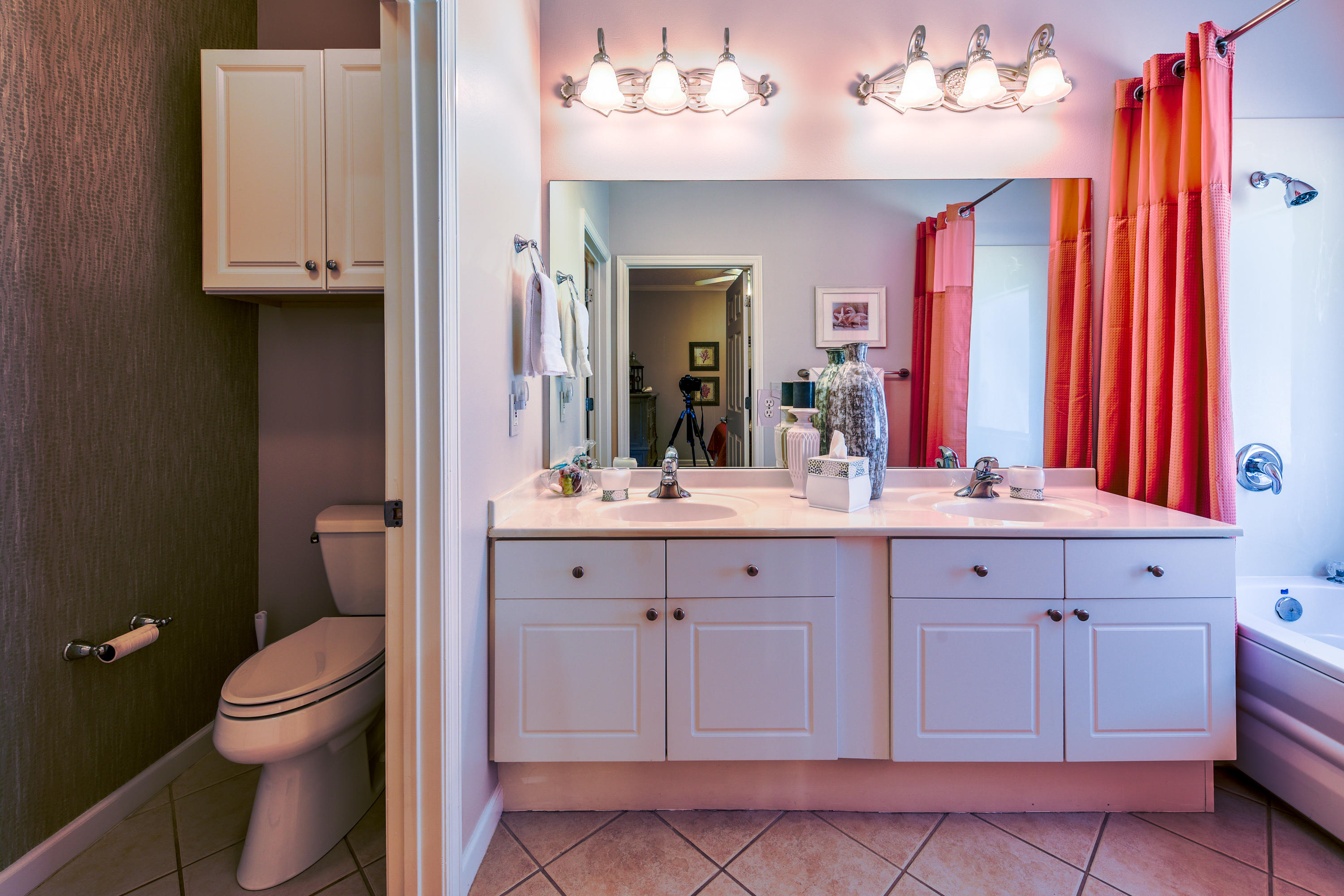 EMERALD WATERS - Residential