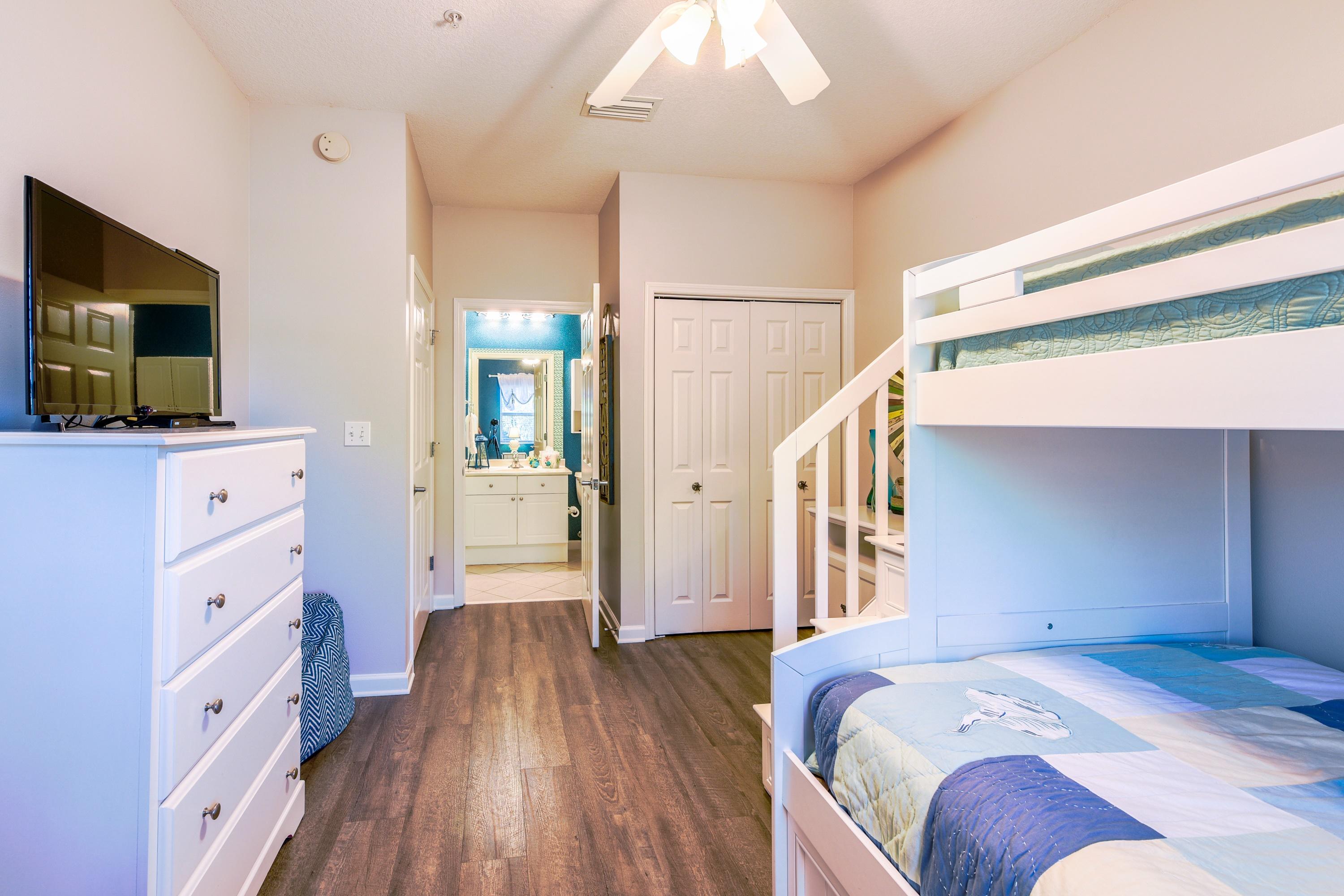 EMERALD WATERS - Residential