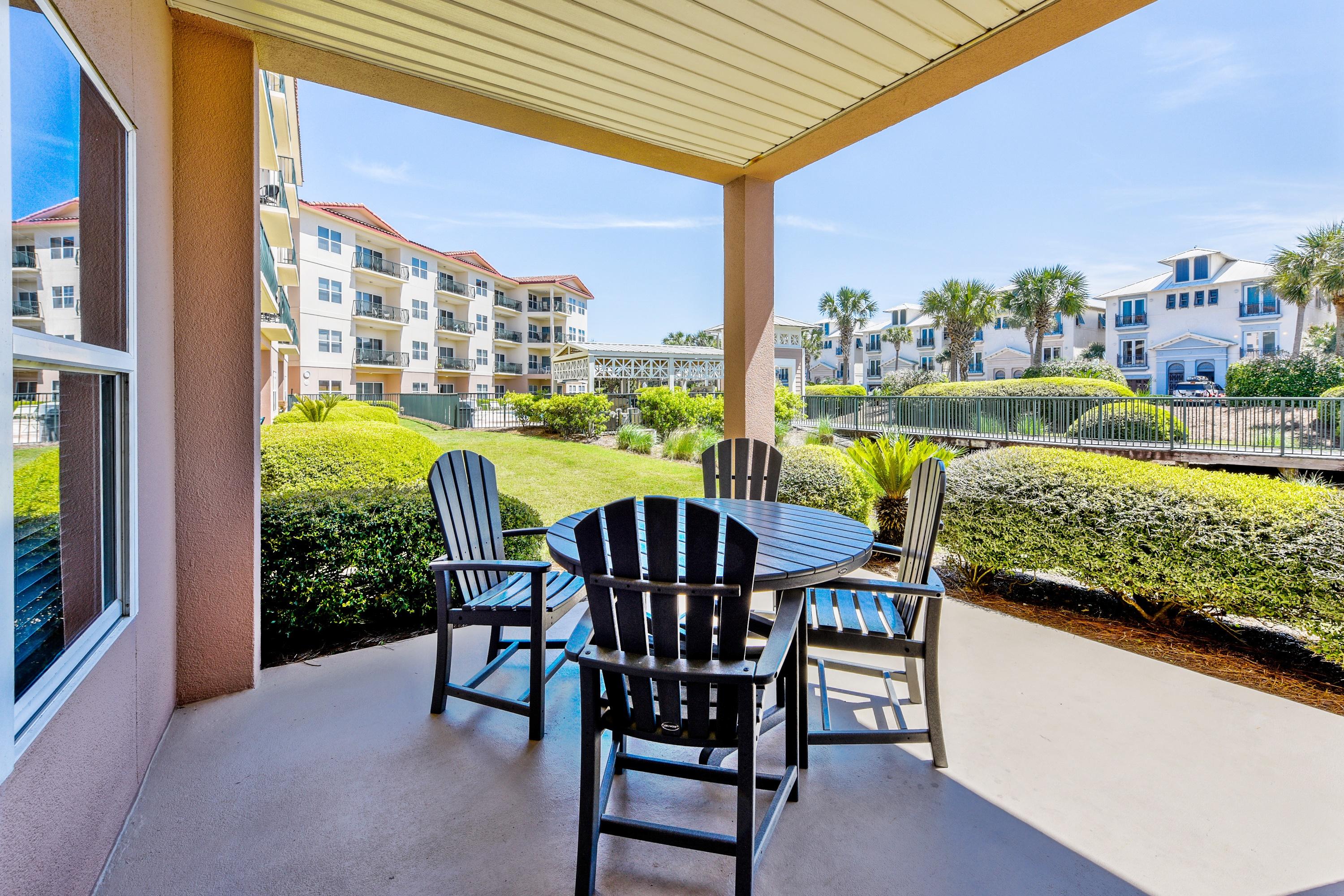 EMERALD WATERS - Residential