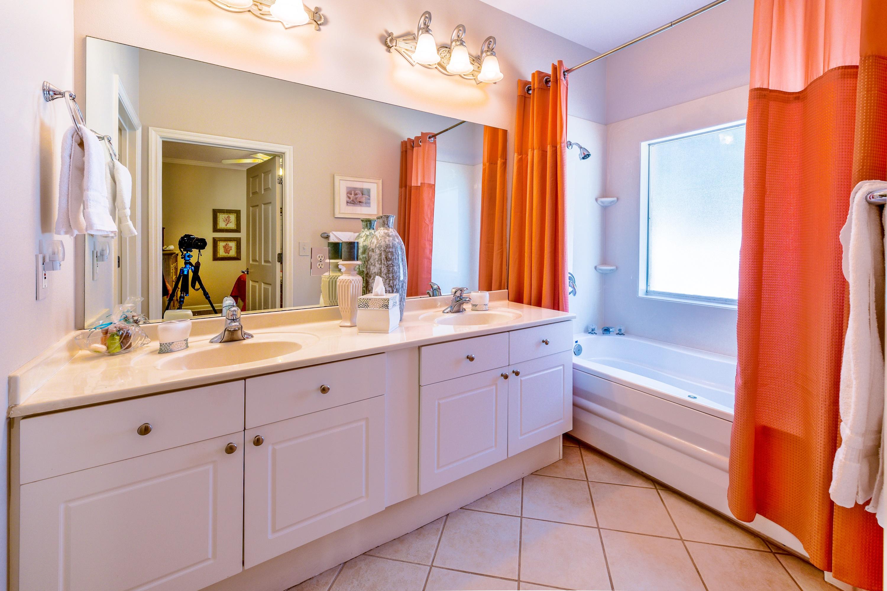 EMERALD WATERS - Residential