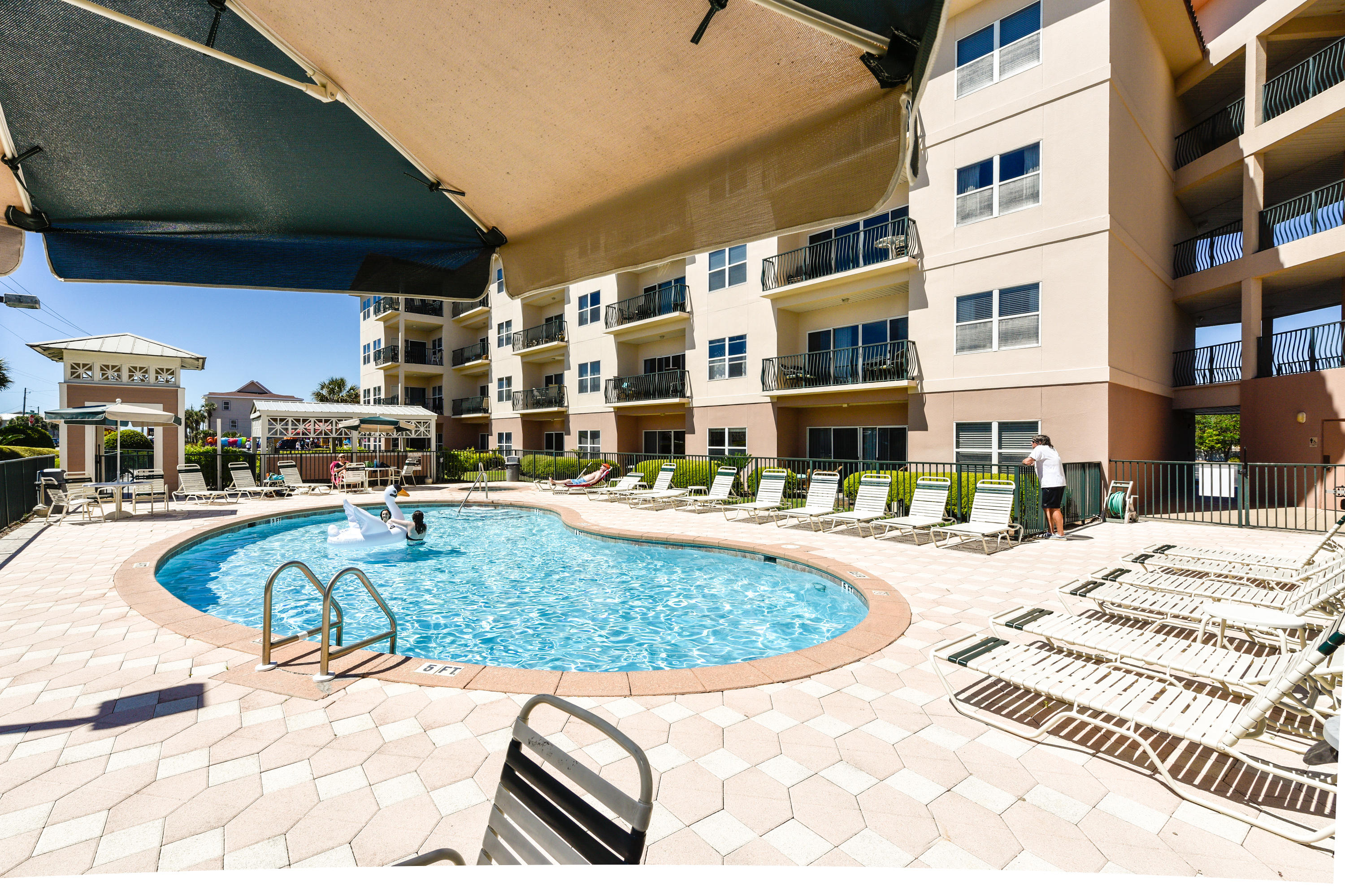 EMERALD WATERS - Residential