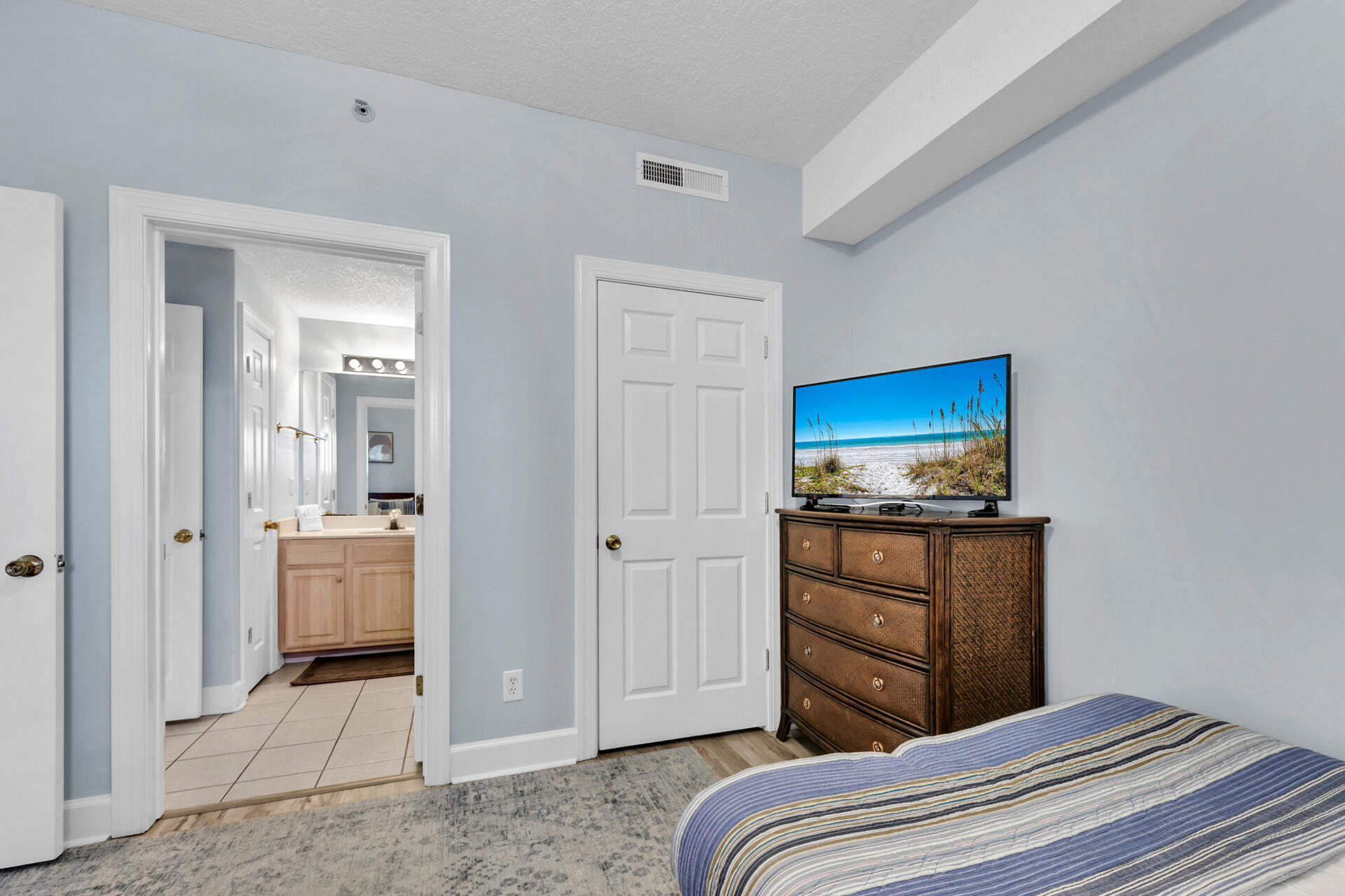 EMERALD ISLE - Residential