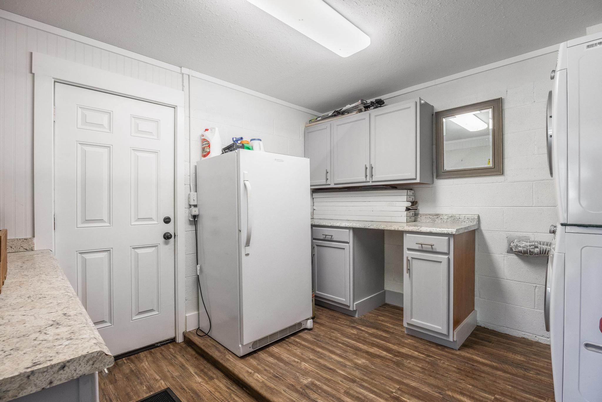 ELLIOTTS POINT 7TH ADDN - Residential