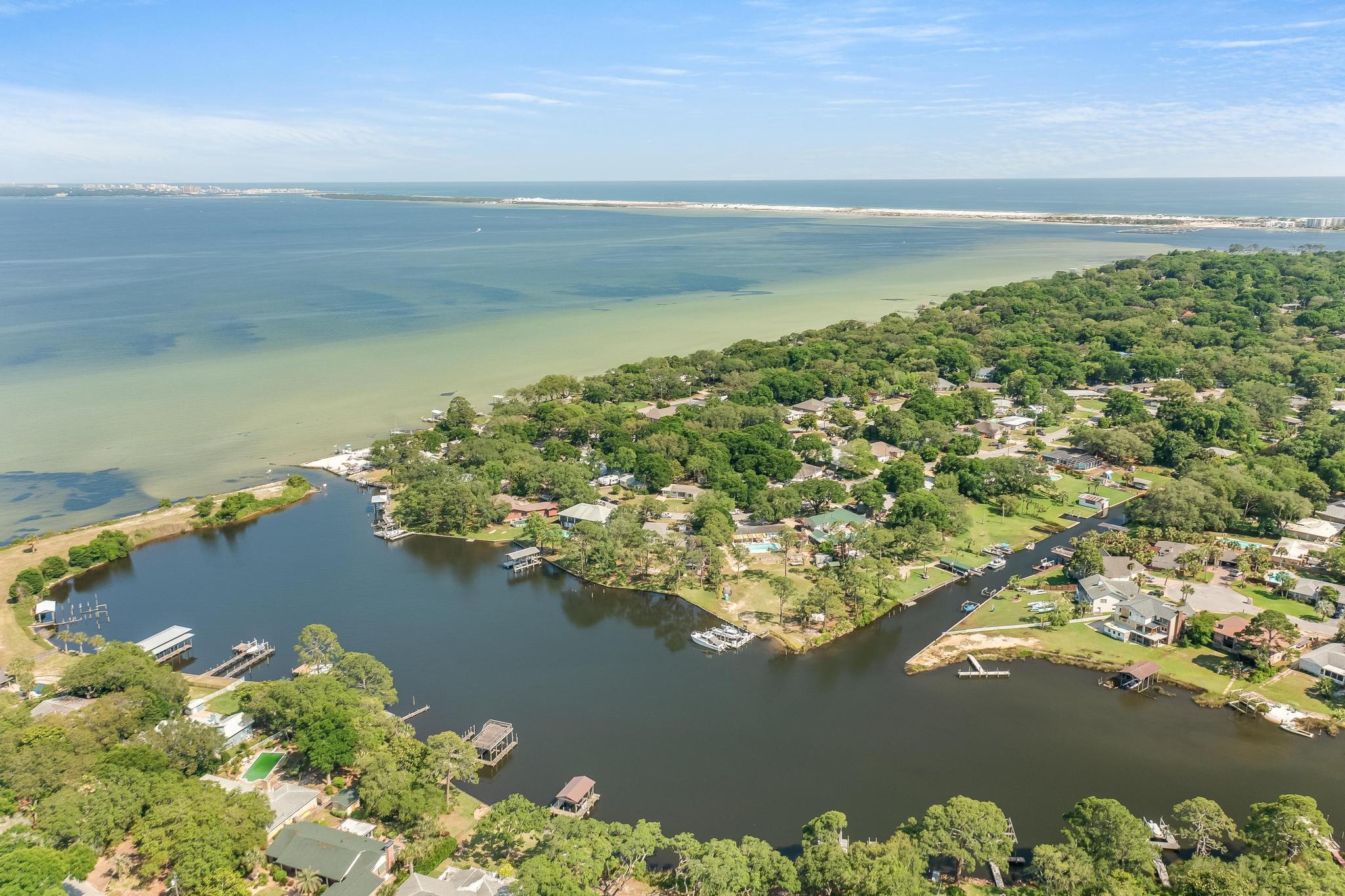 ELLIOTTS POINT 7TH ADDN - Residential