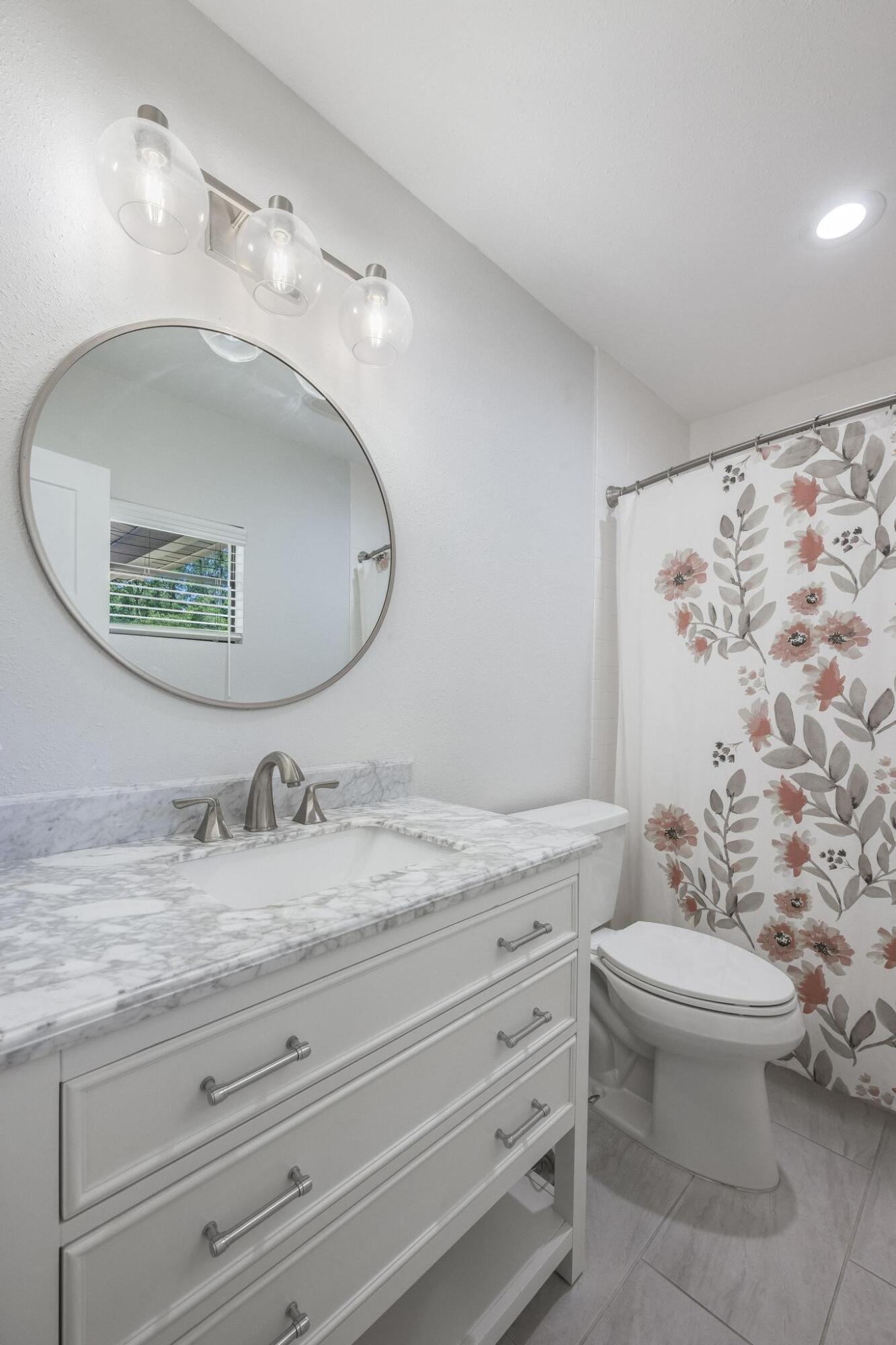 ELLIOTTS POINT 7TH ADDN - Residential