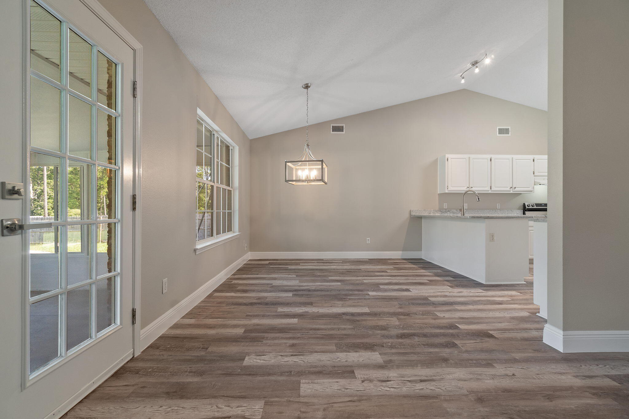 HOLLEY BY THE SEA - Residential
