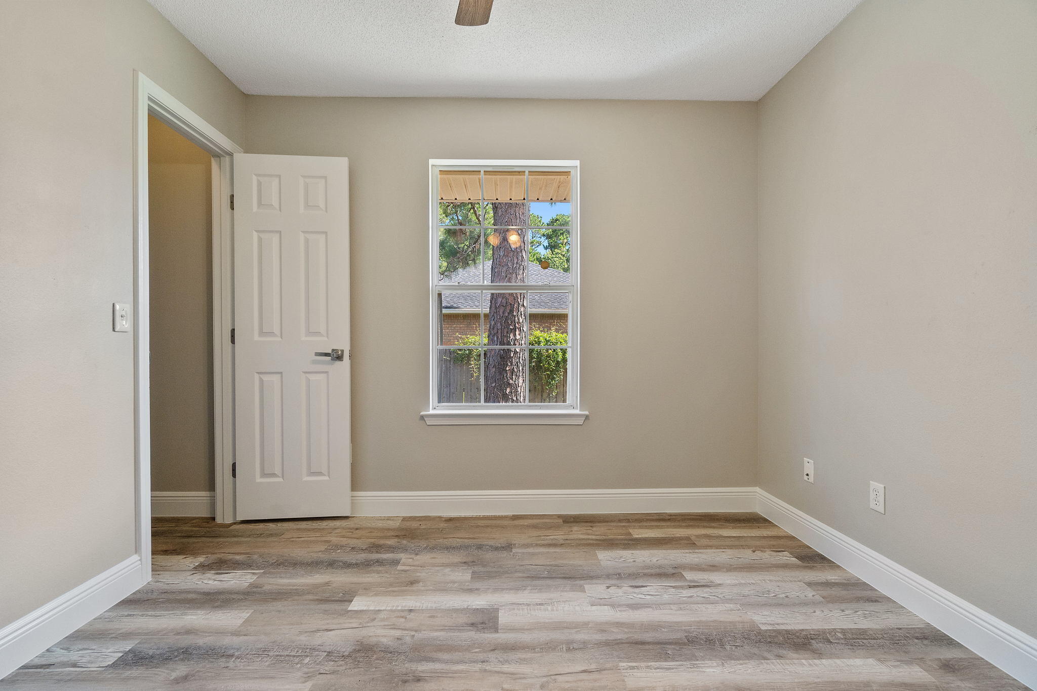 HOLLEY BY THE SEA - Residential