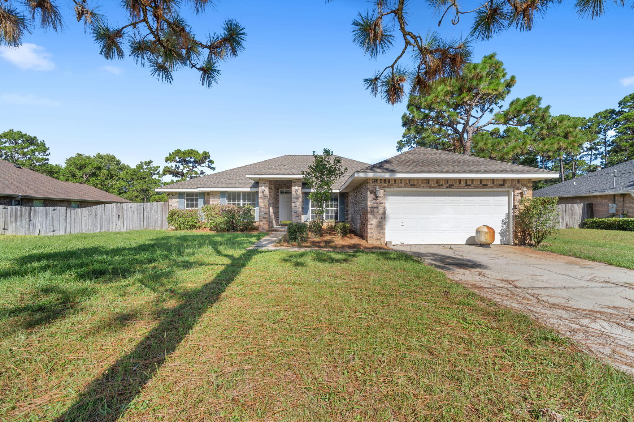HOLLEY BY THE SEA - Residential