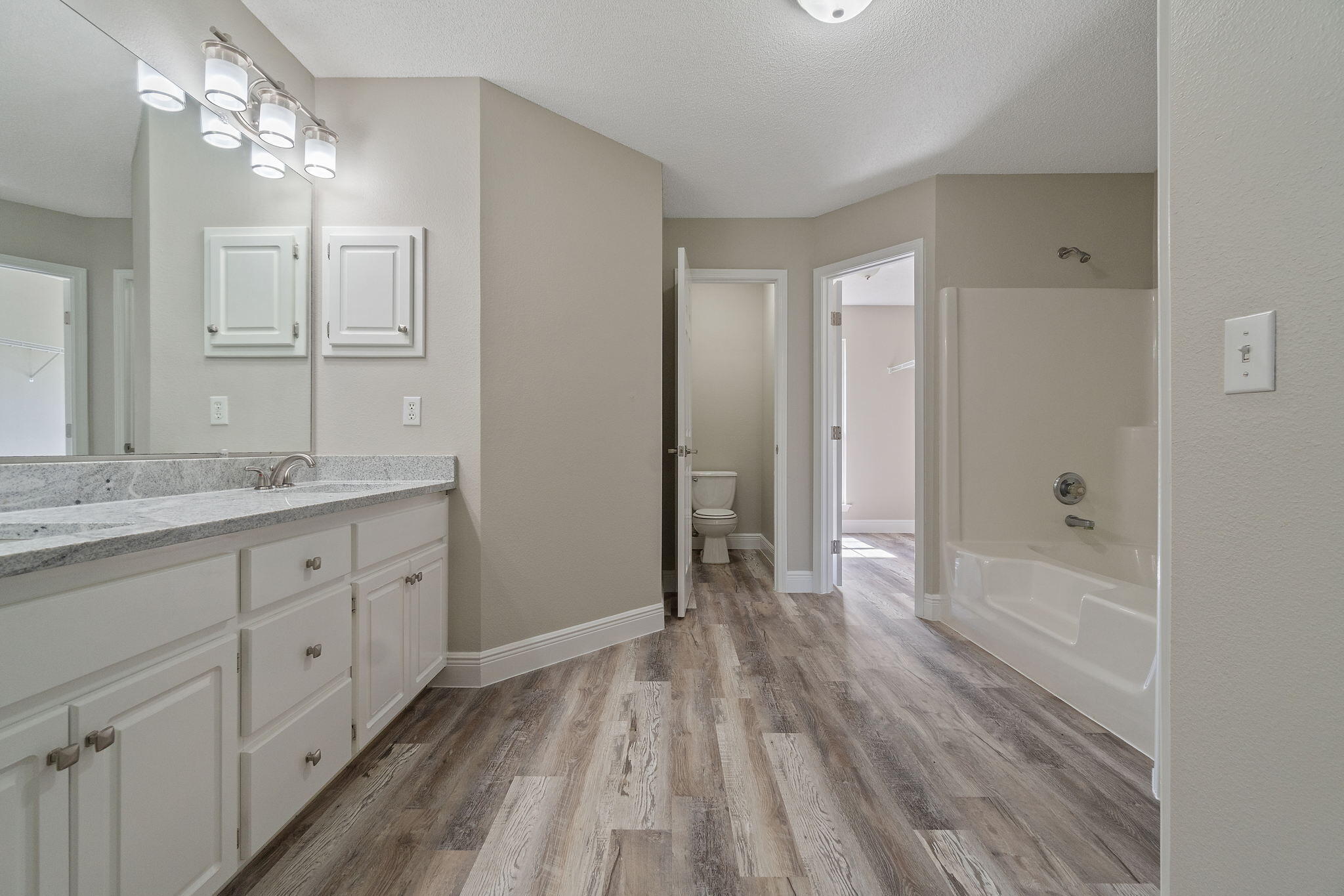 HOLLEY BY THE SEA - Residential