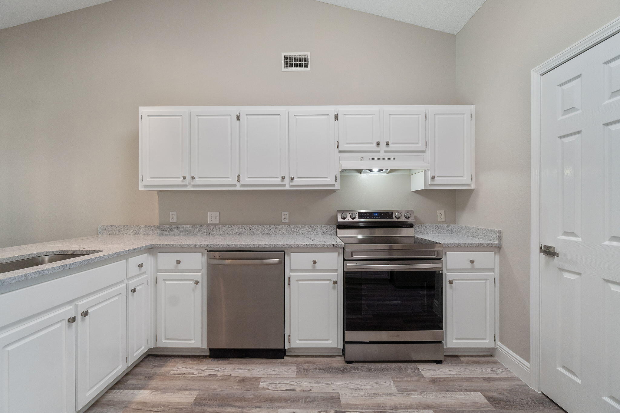 HOLLEY BY THE SEA - Residential