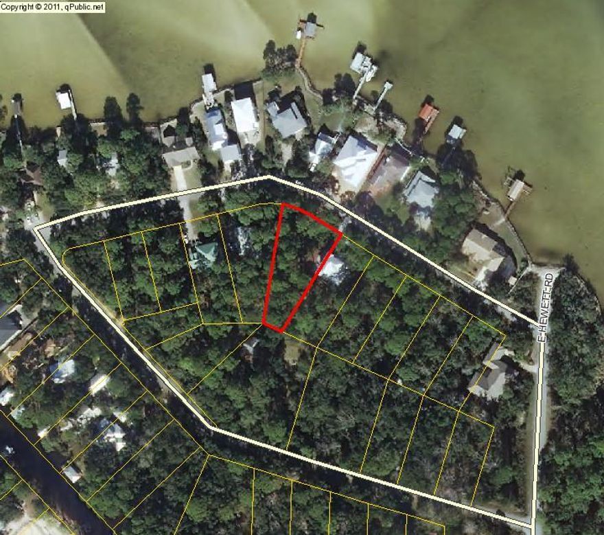 Great building lot across the street from the Bay. Boat ramps and bay access are very close by.