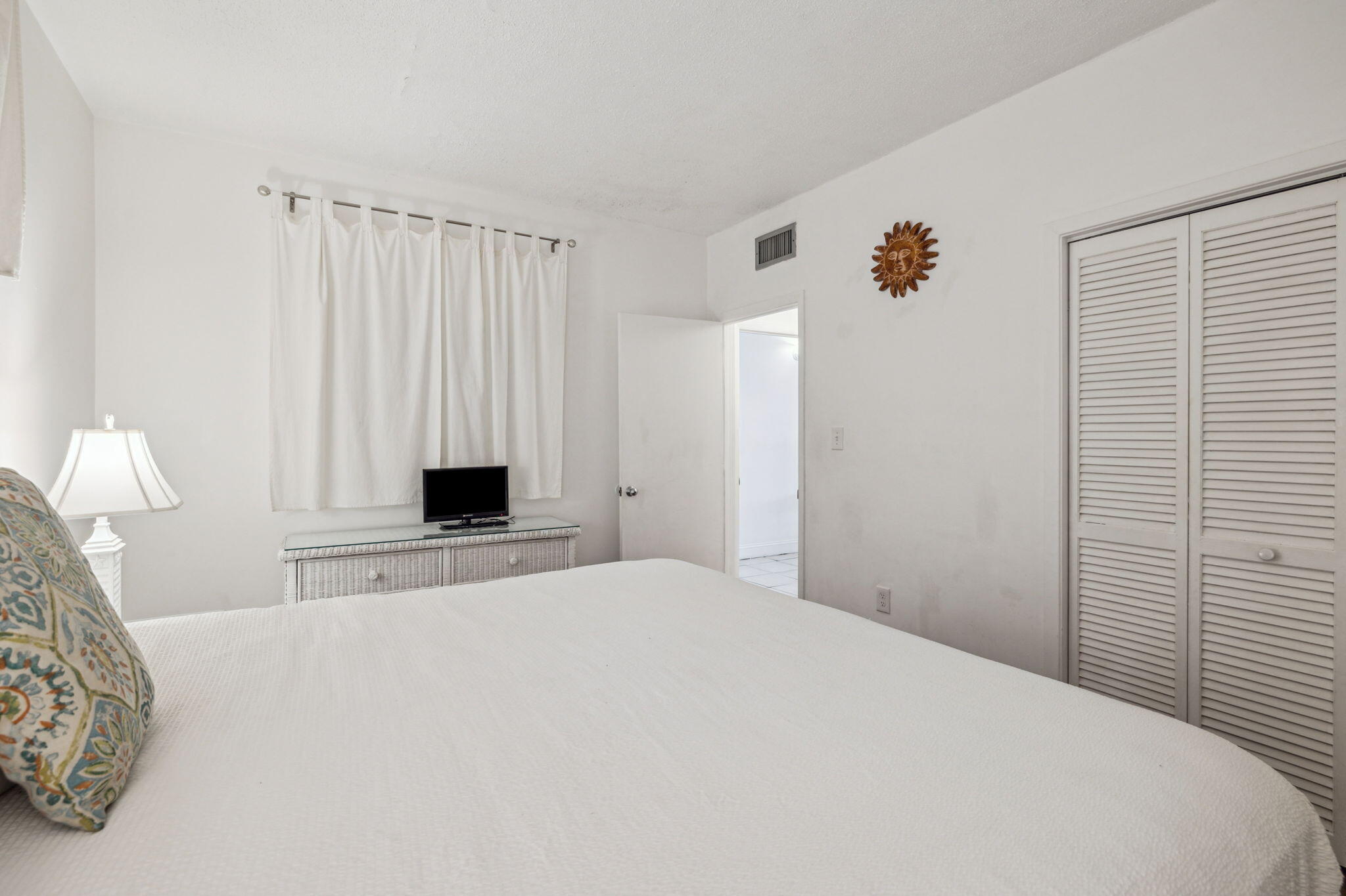 EMERALD HILL CONDO PH 1 - Residential