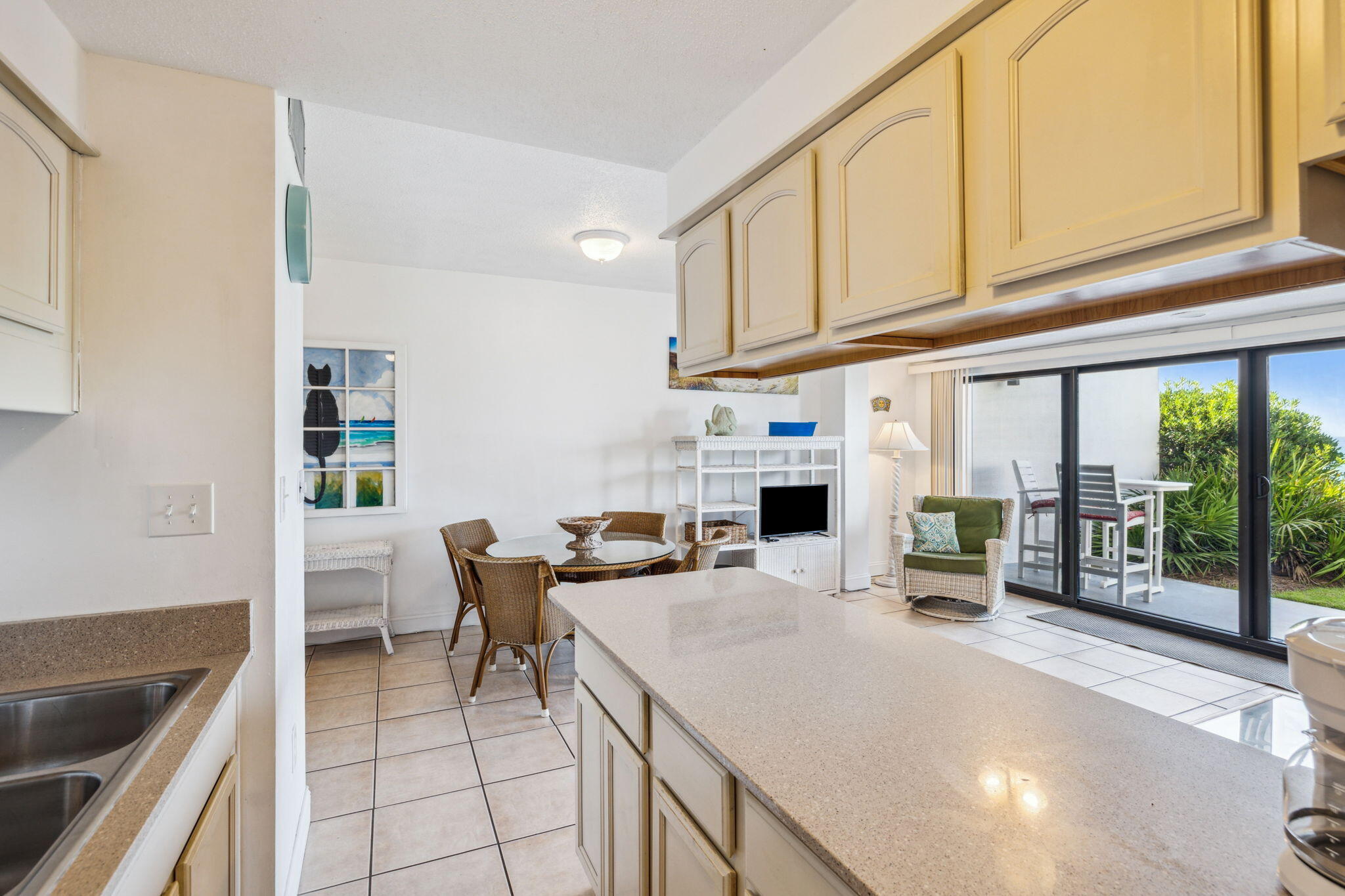 EMERALD HILL CONDO PH 1 - Residential