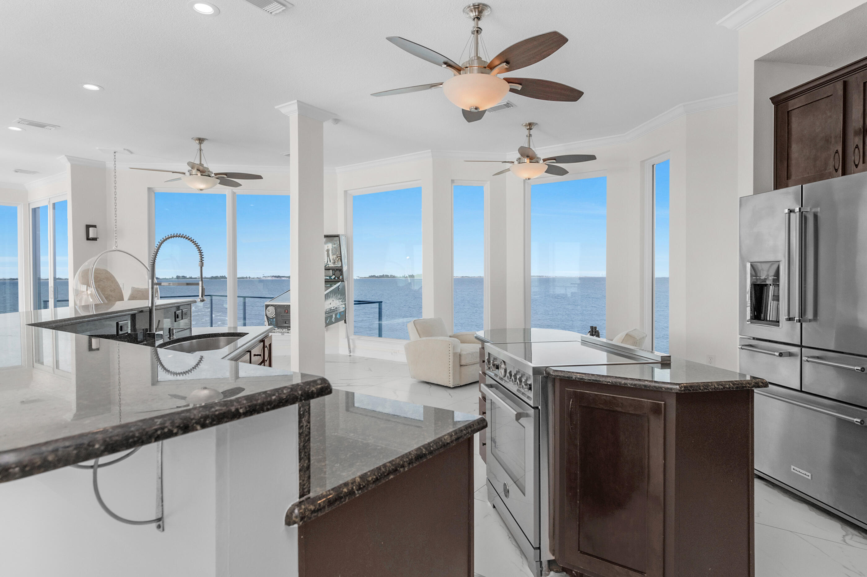 SANDY POINTE - Residential