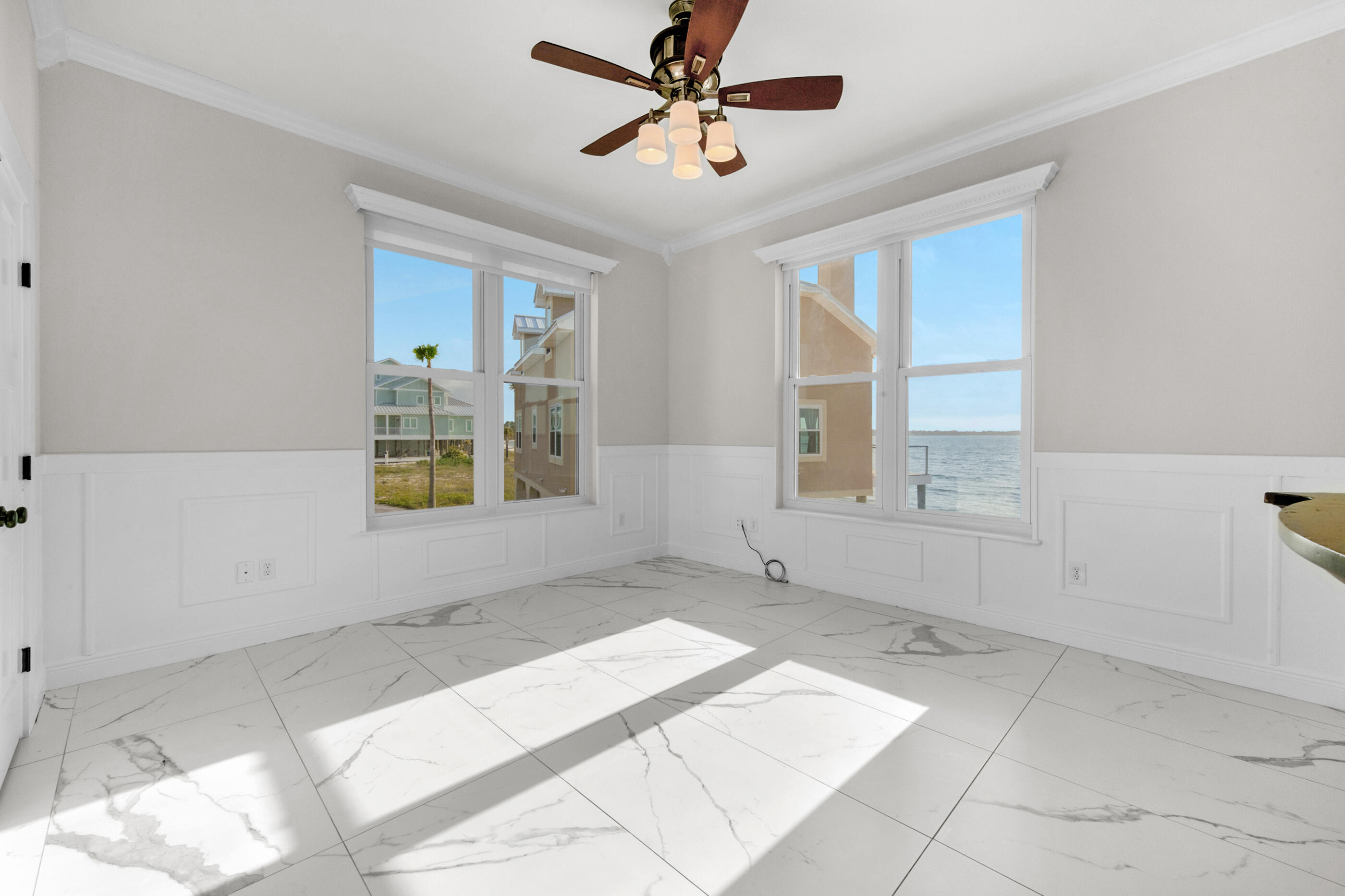 SANDY POINTE - Residential