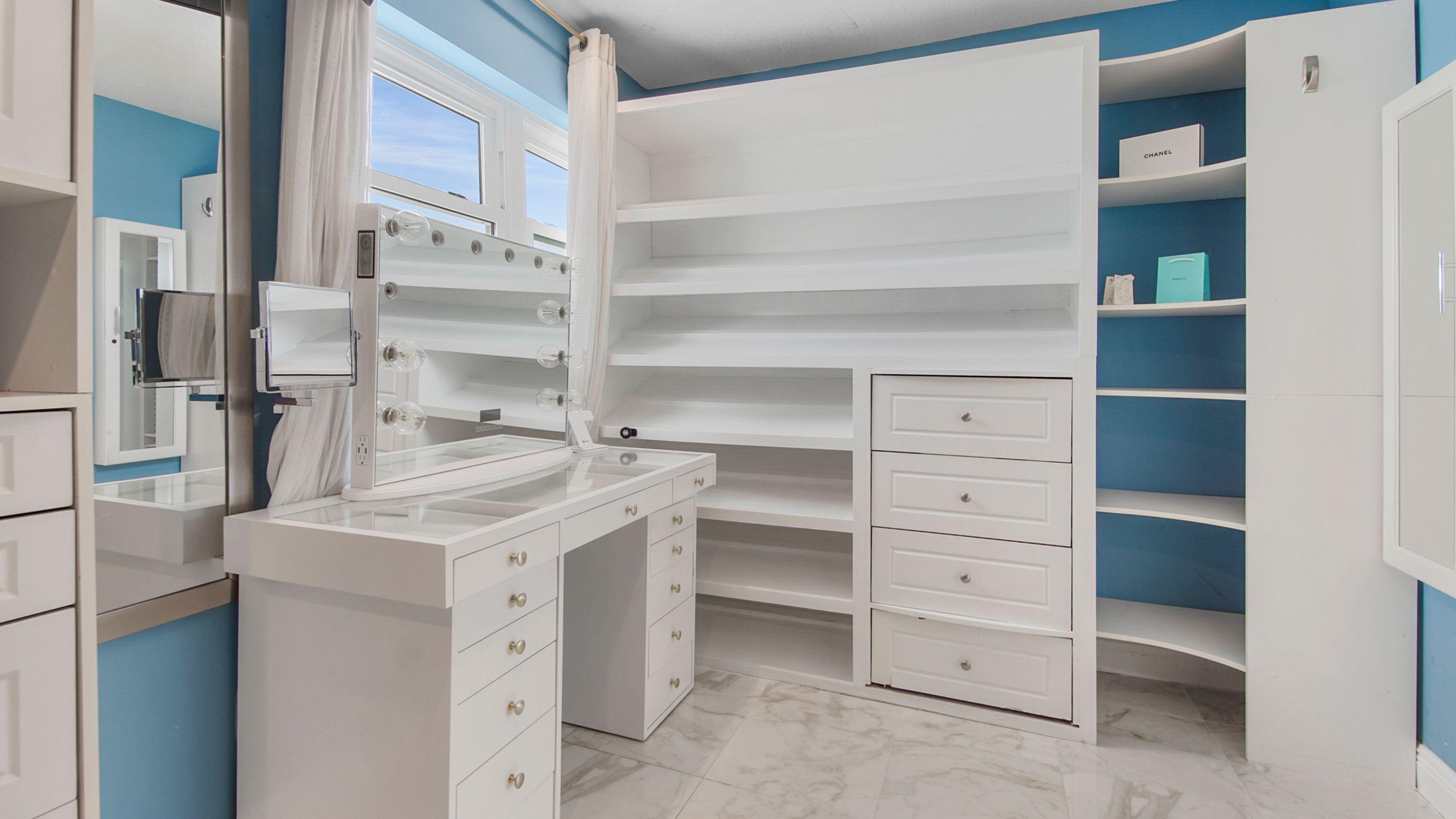 SANDY POINTE - Residential