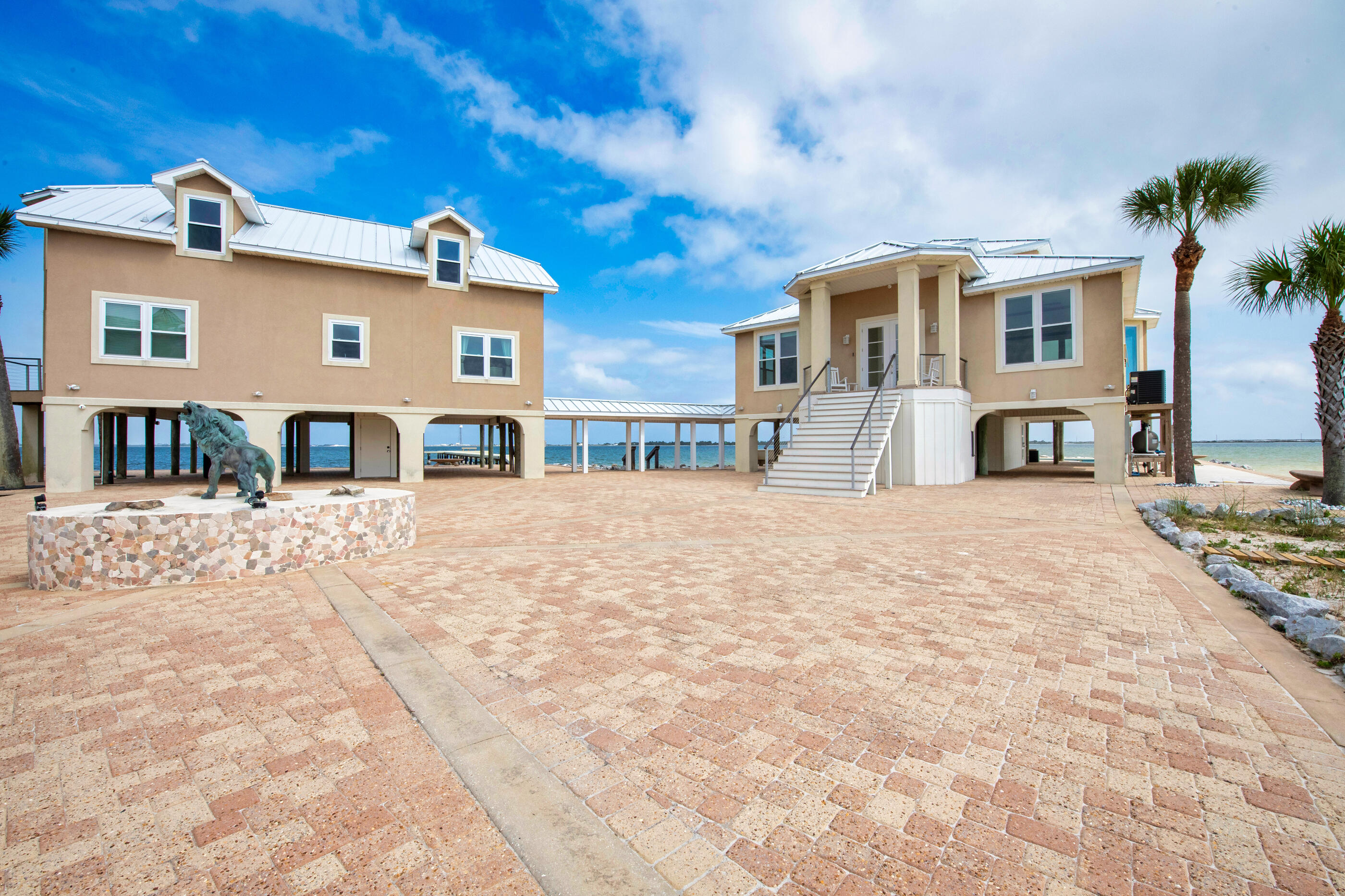 SANDY POINTE - Residential