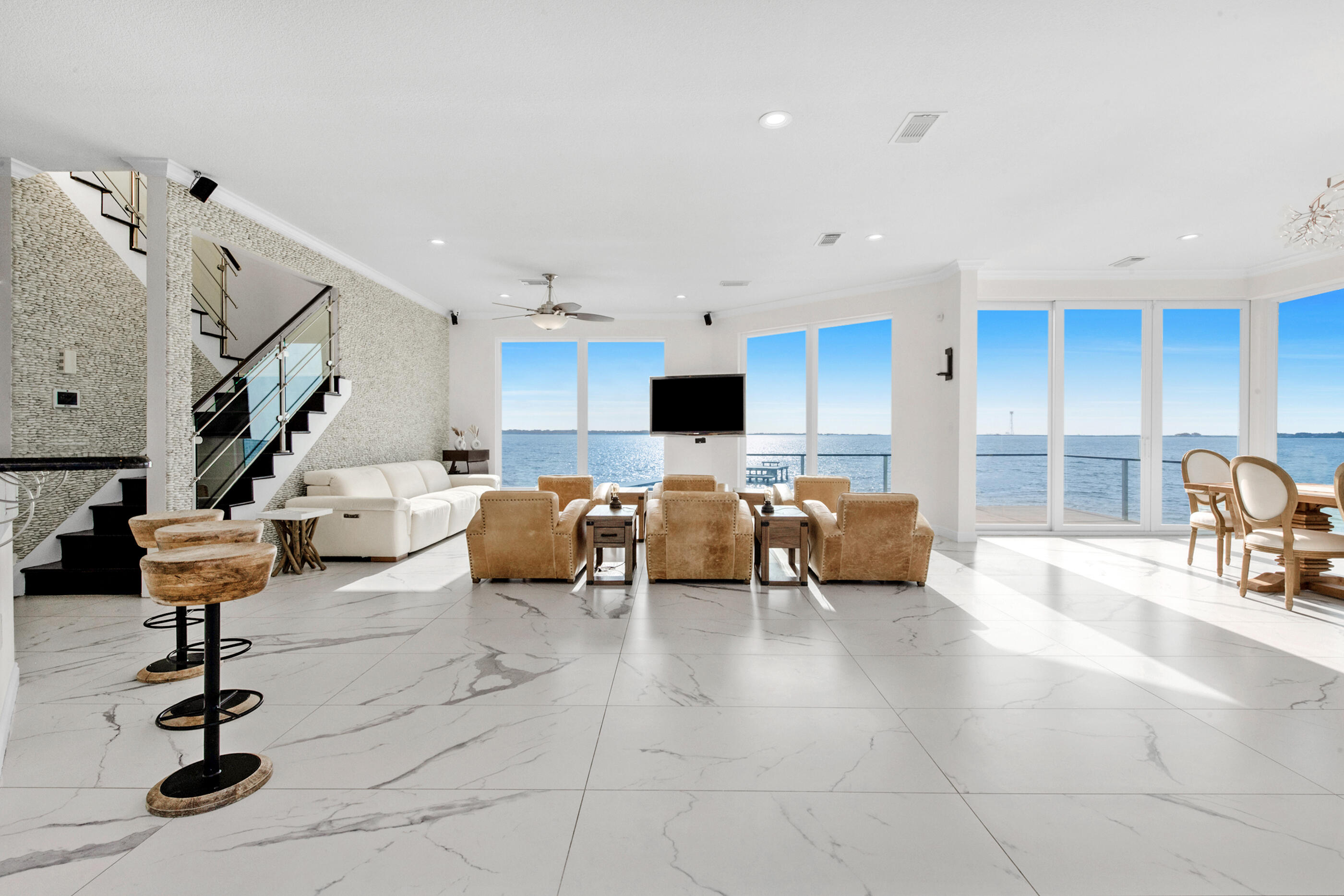 SANDY POINTE - Residential