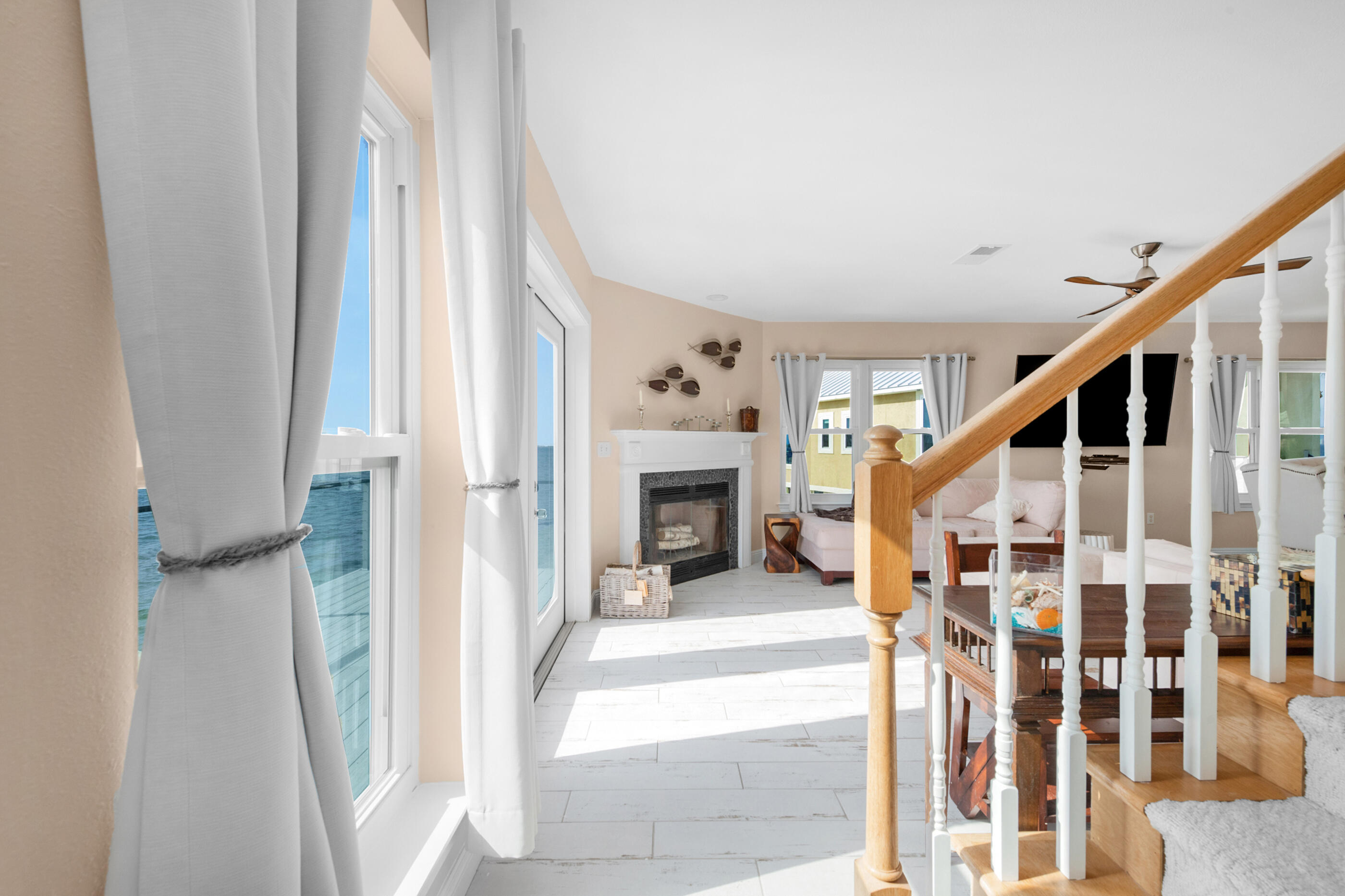 SANDY POINTE - Residential