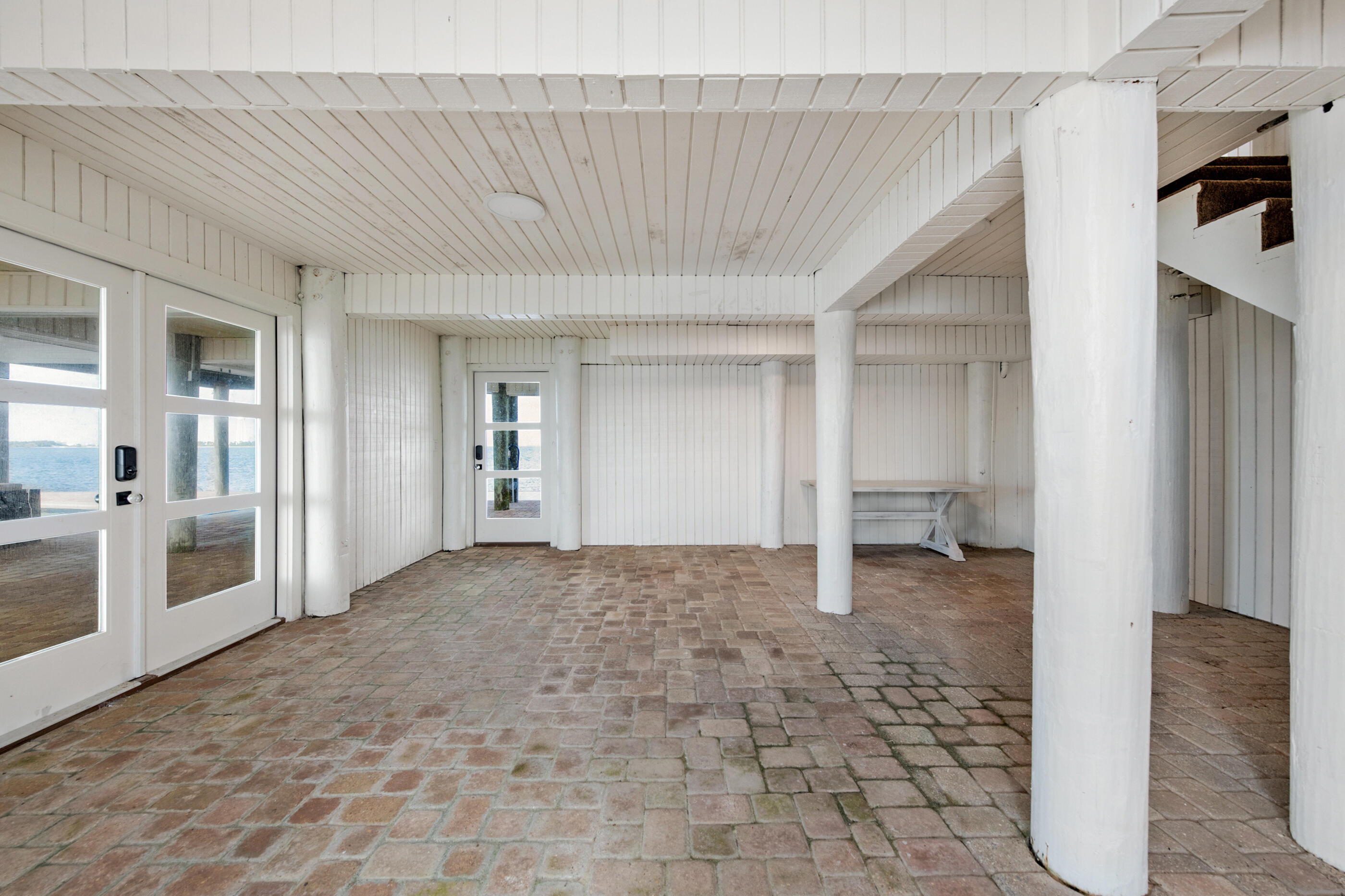 SANDY POINTE - Residential