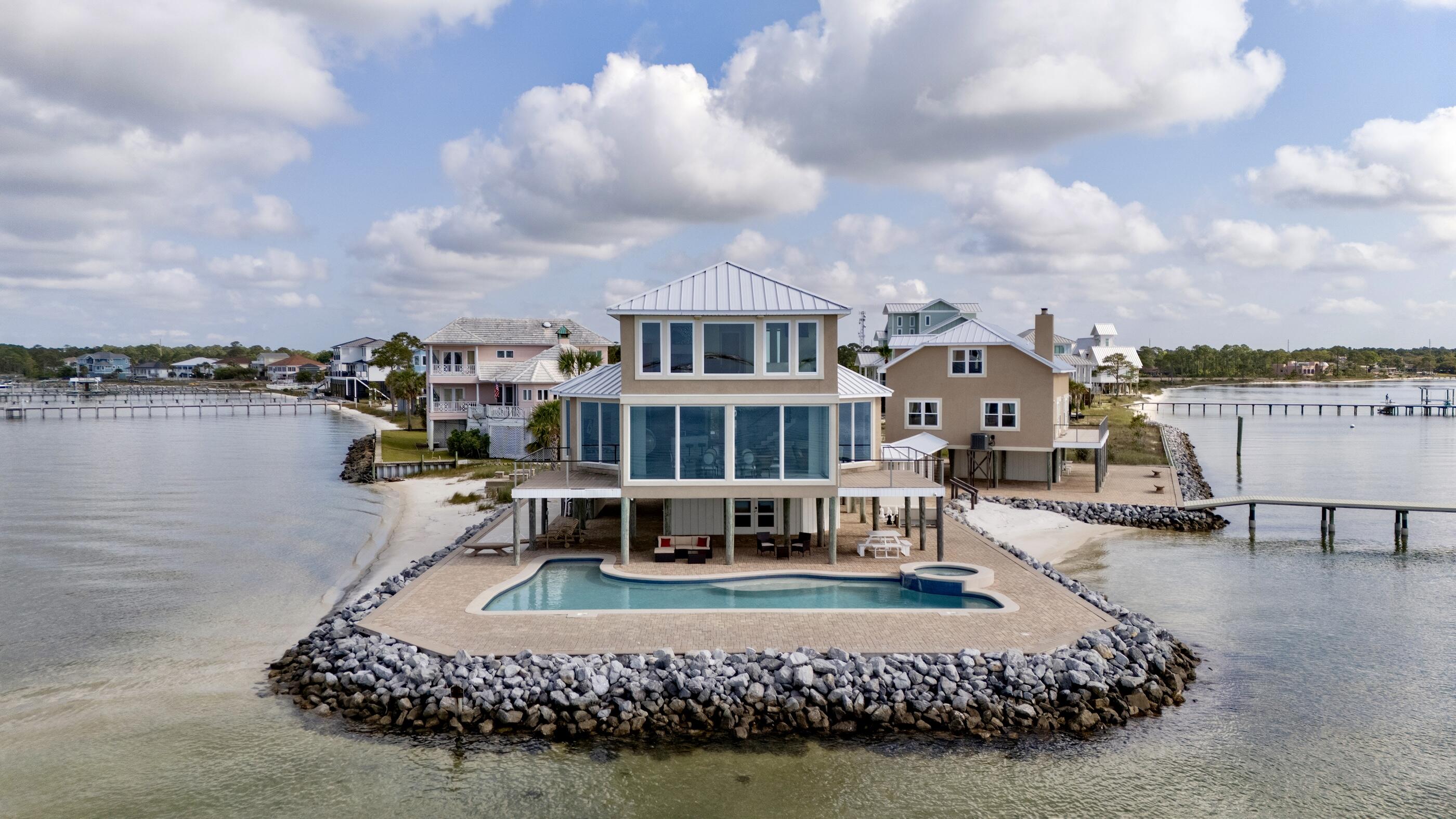SANDY POINTE - Residential