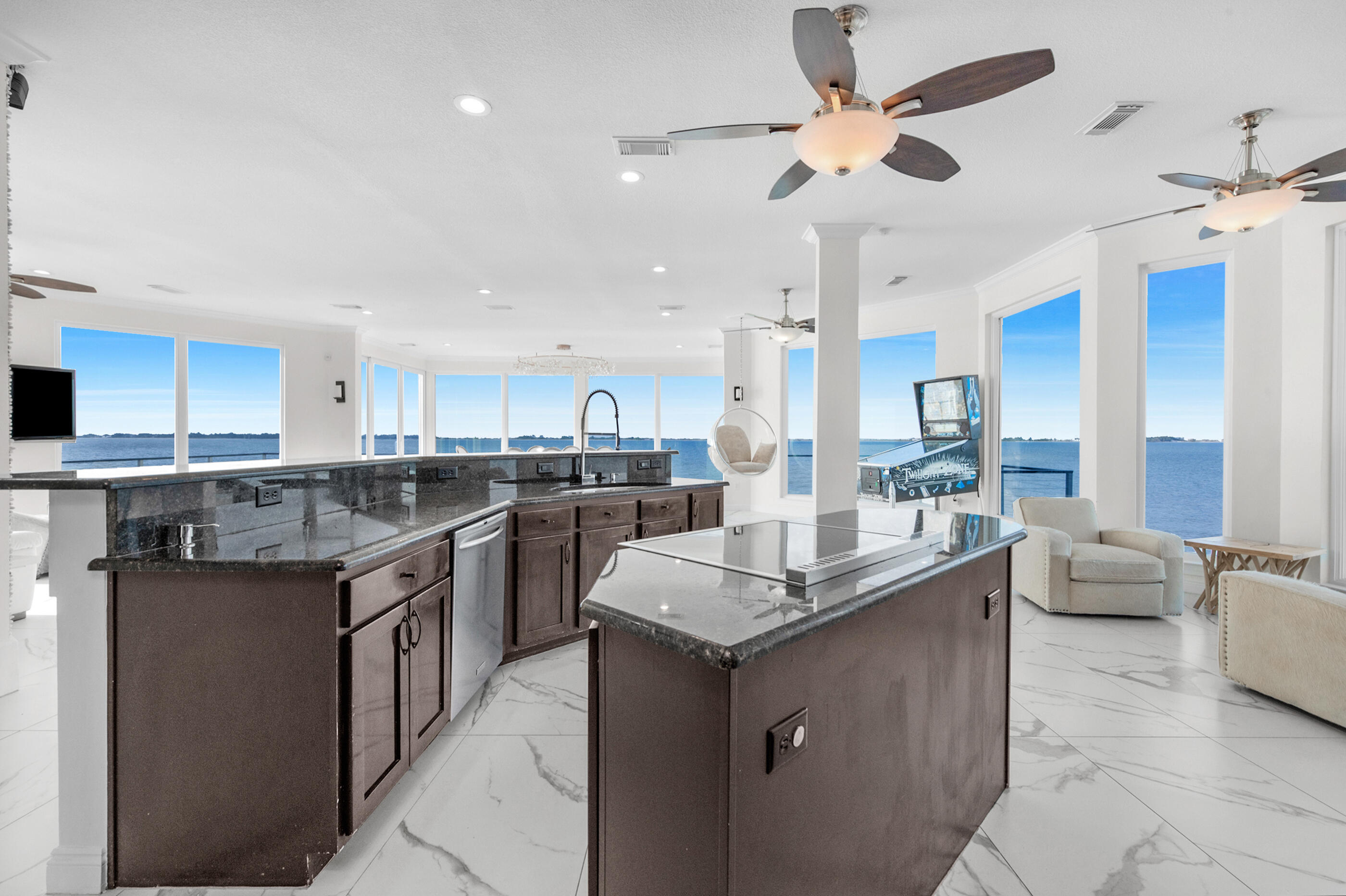 SANDY POINTE - Residential