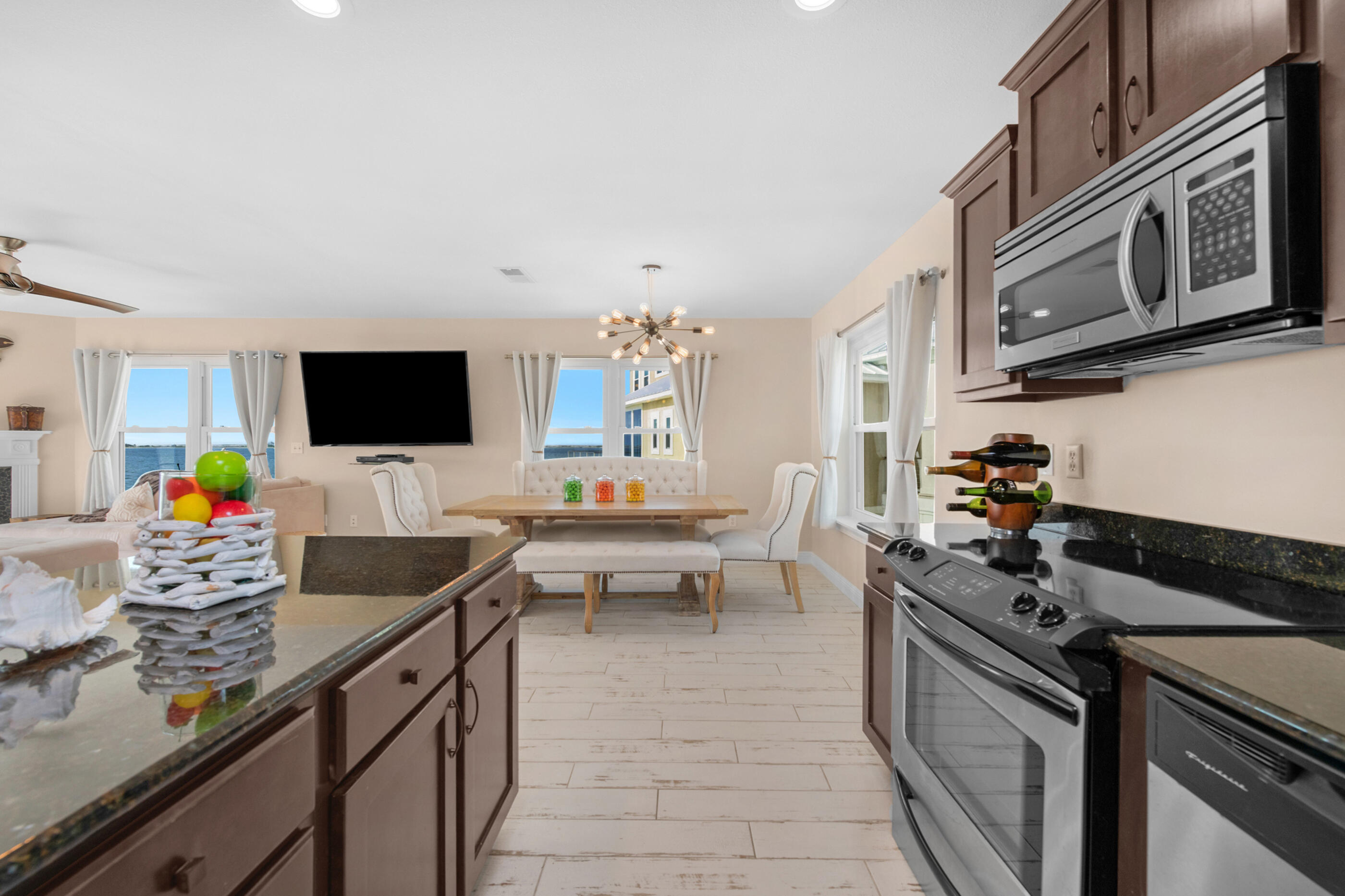 SANDY POINTE - Residential