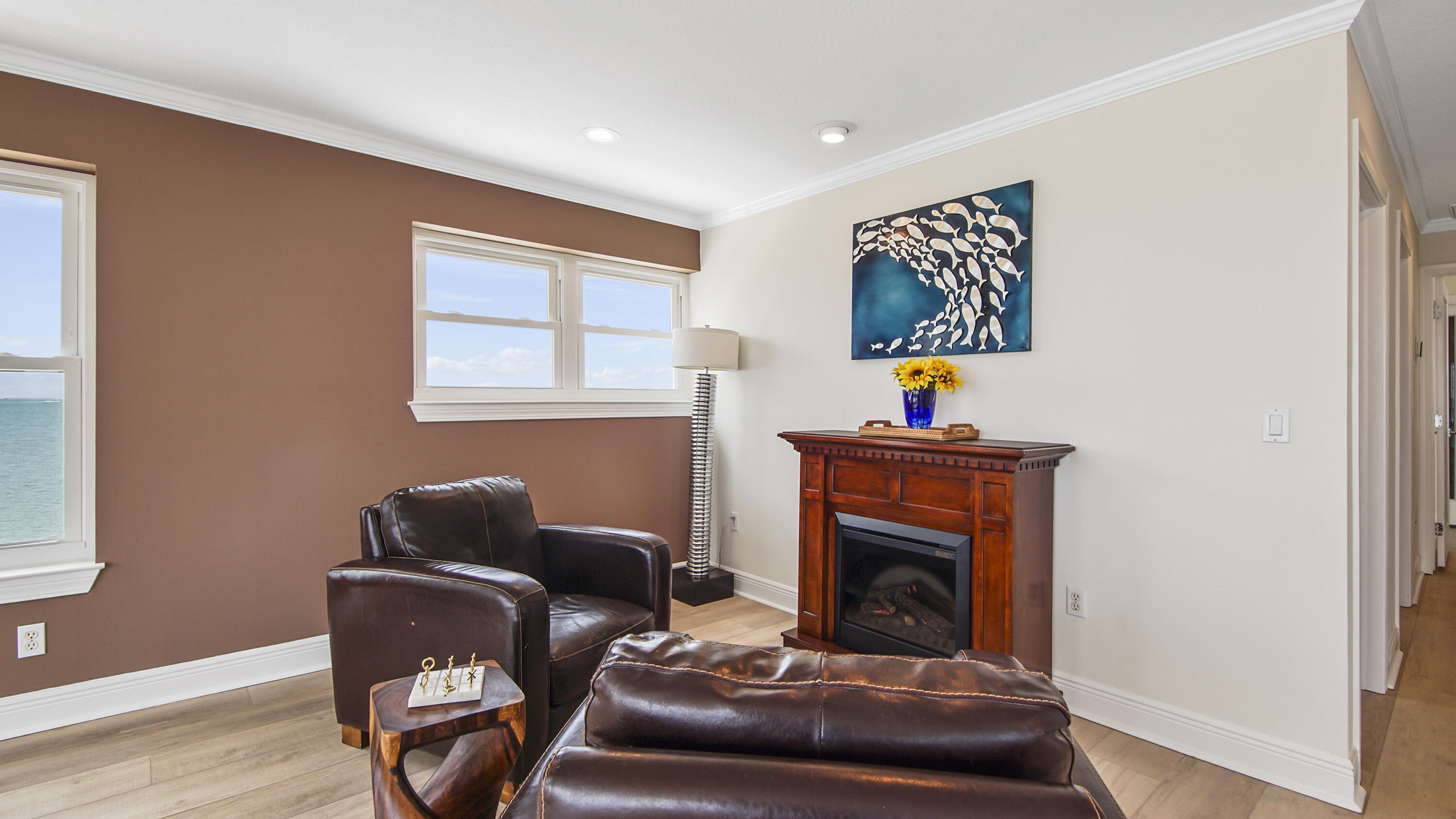 SANDY POINTE - Residential