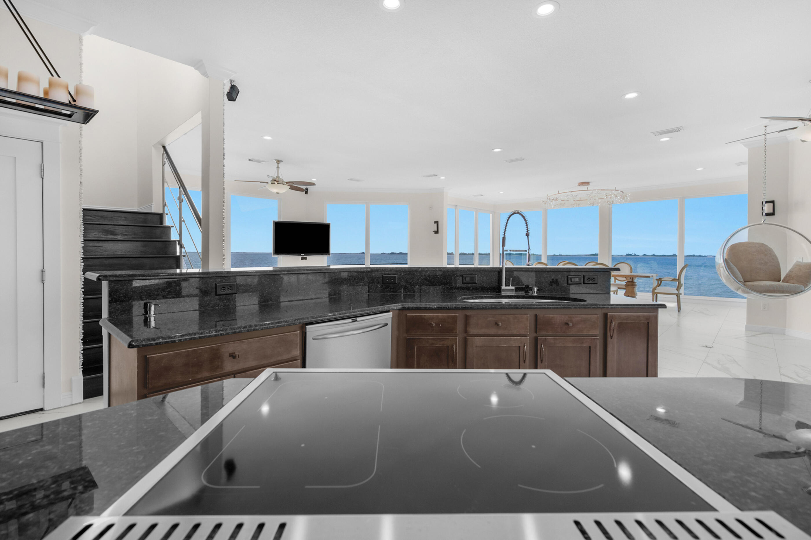 SANDY POINTE - Residential