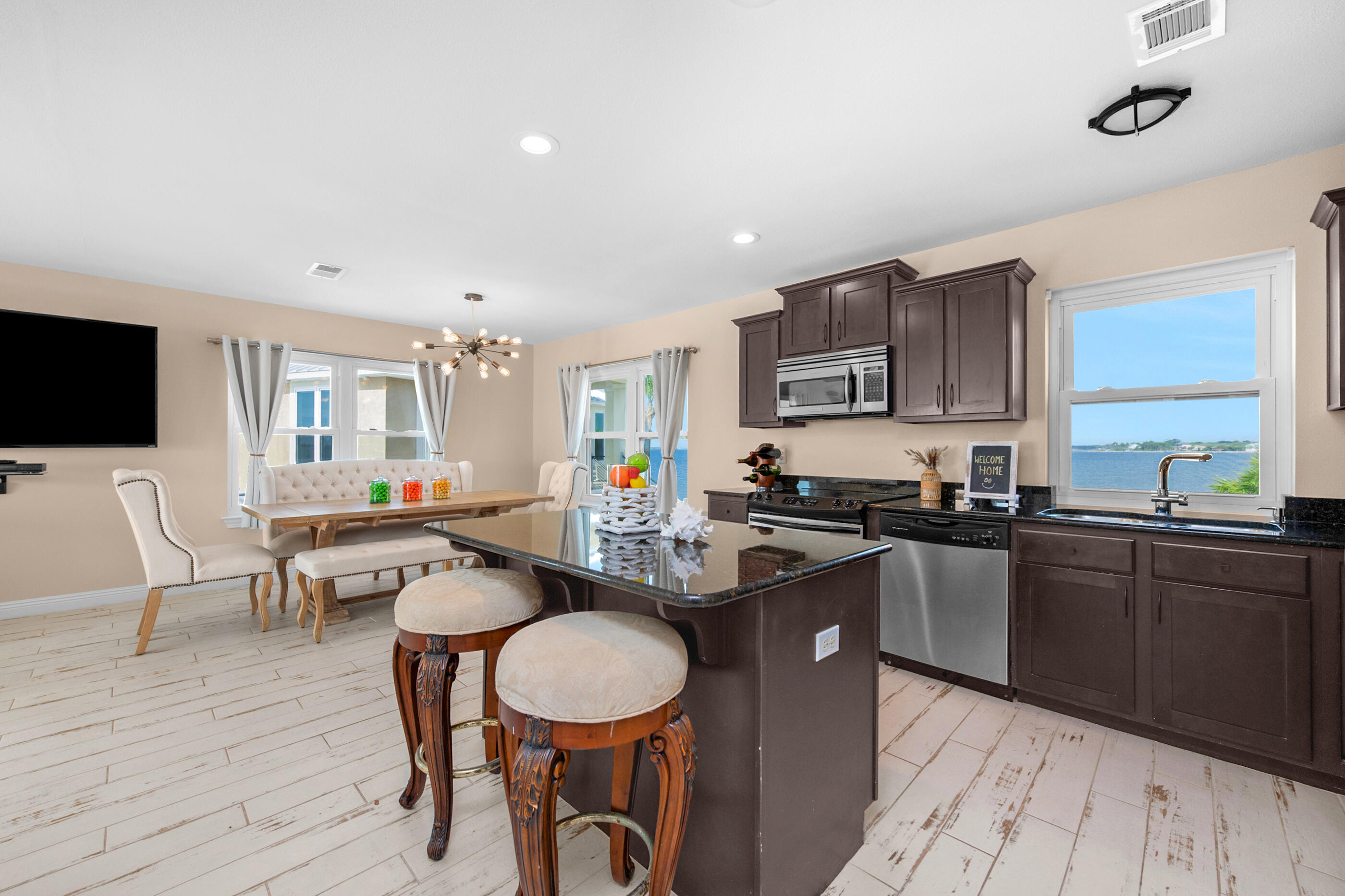 SANDY POINTE - Residential