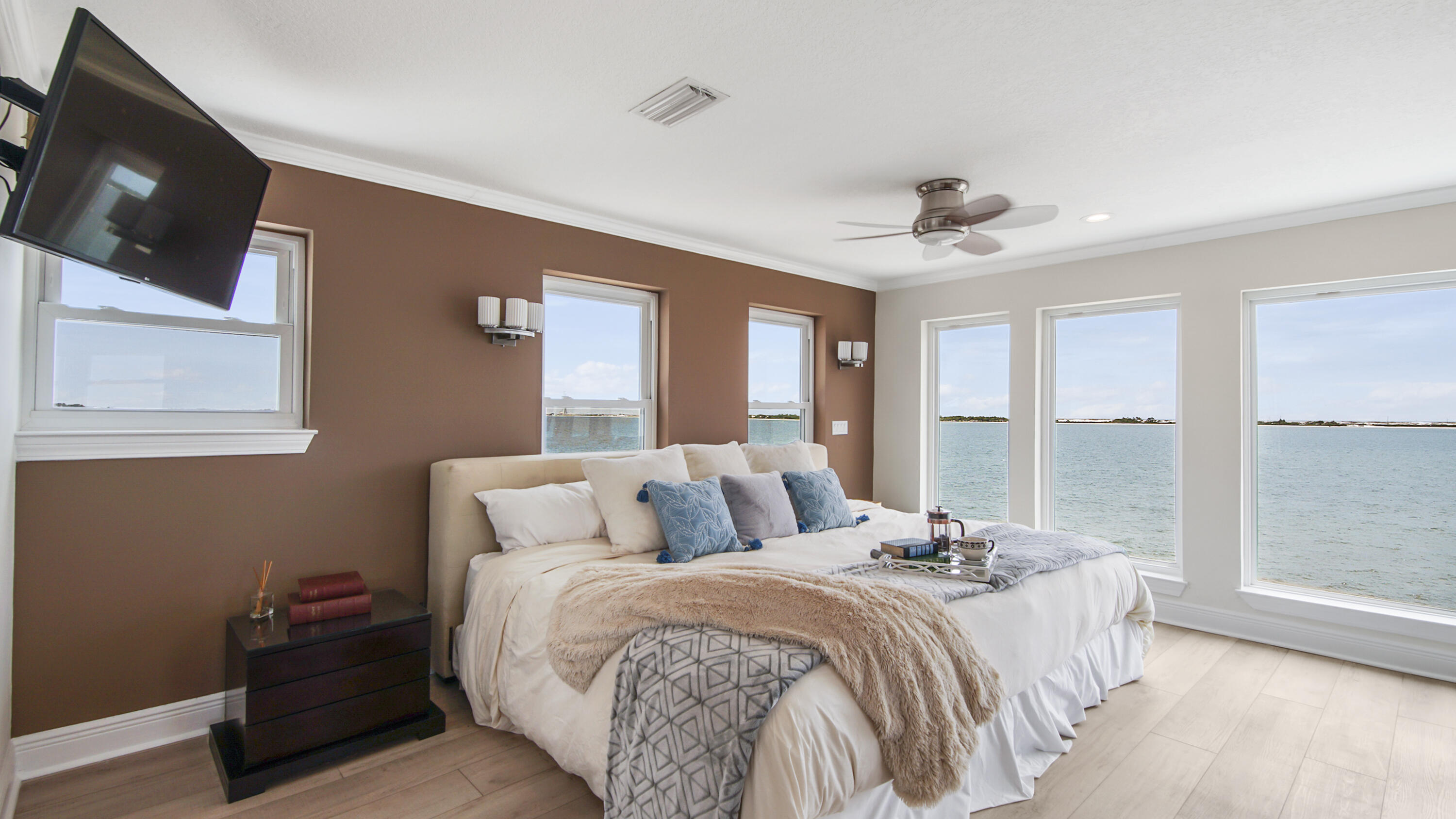 SANDY POINTE - Residential