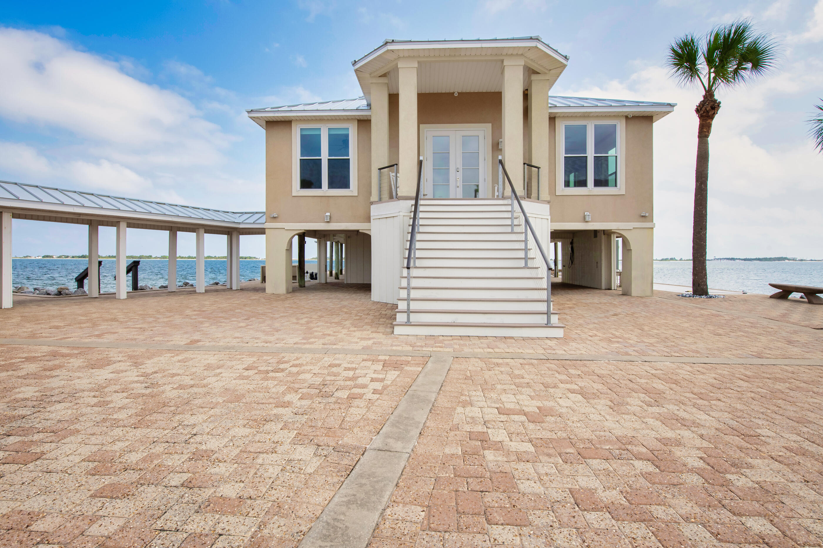 SANDY POINTE - Residential