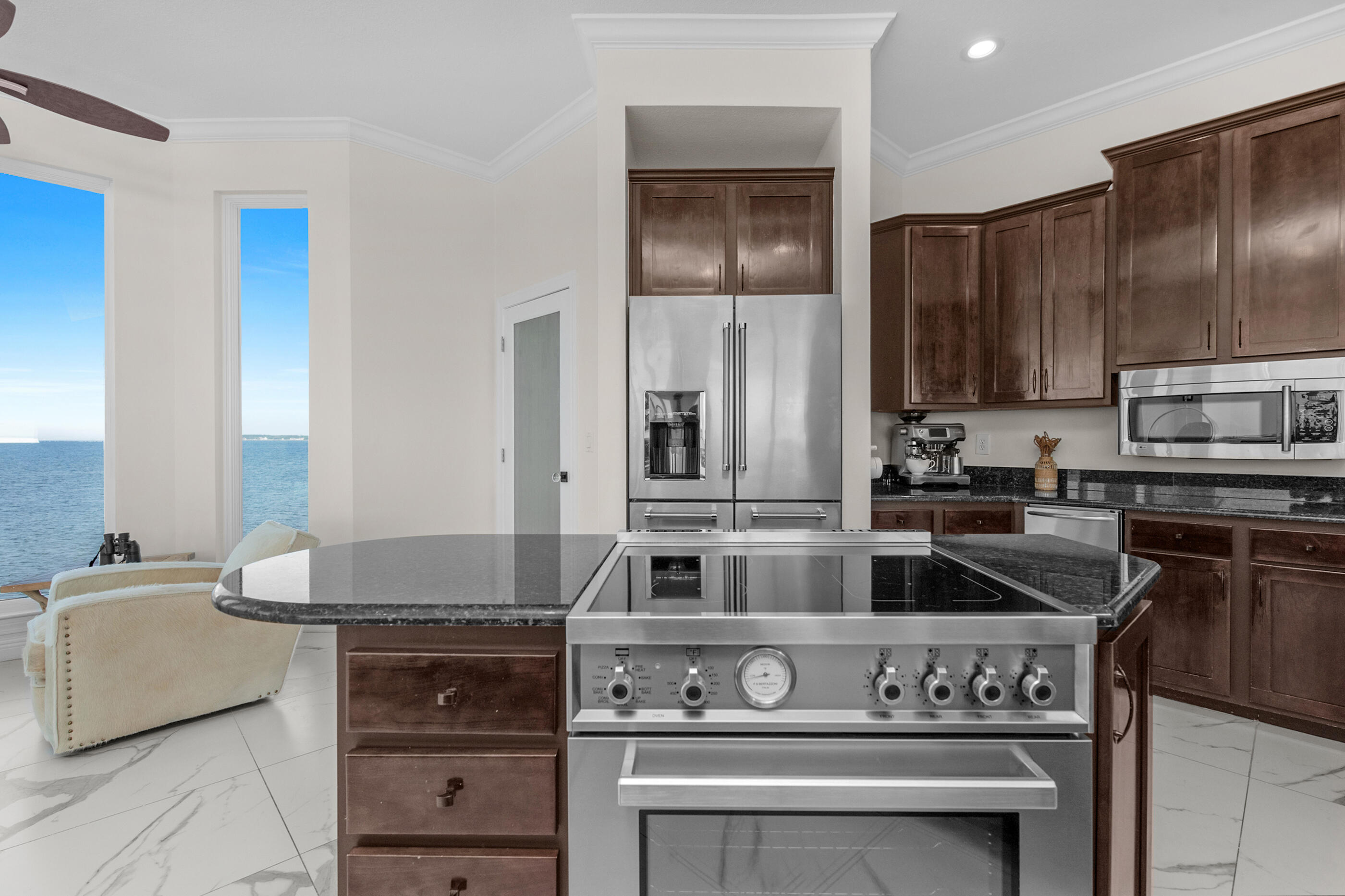 SANDY POINTE - Residential