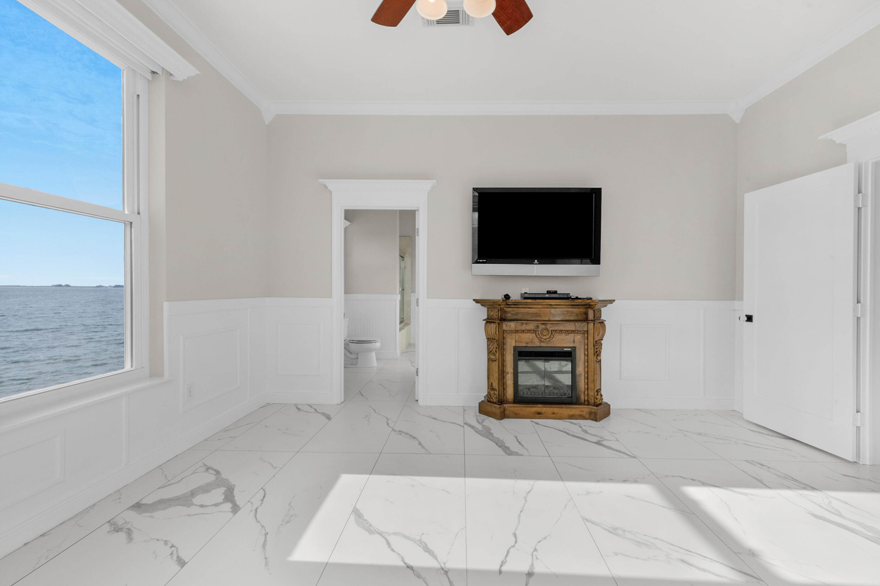 SANDY POINTE - Residential