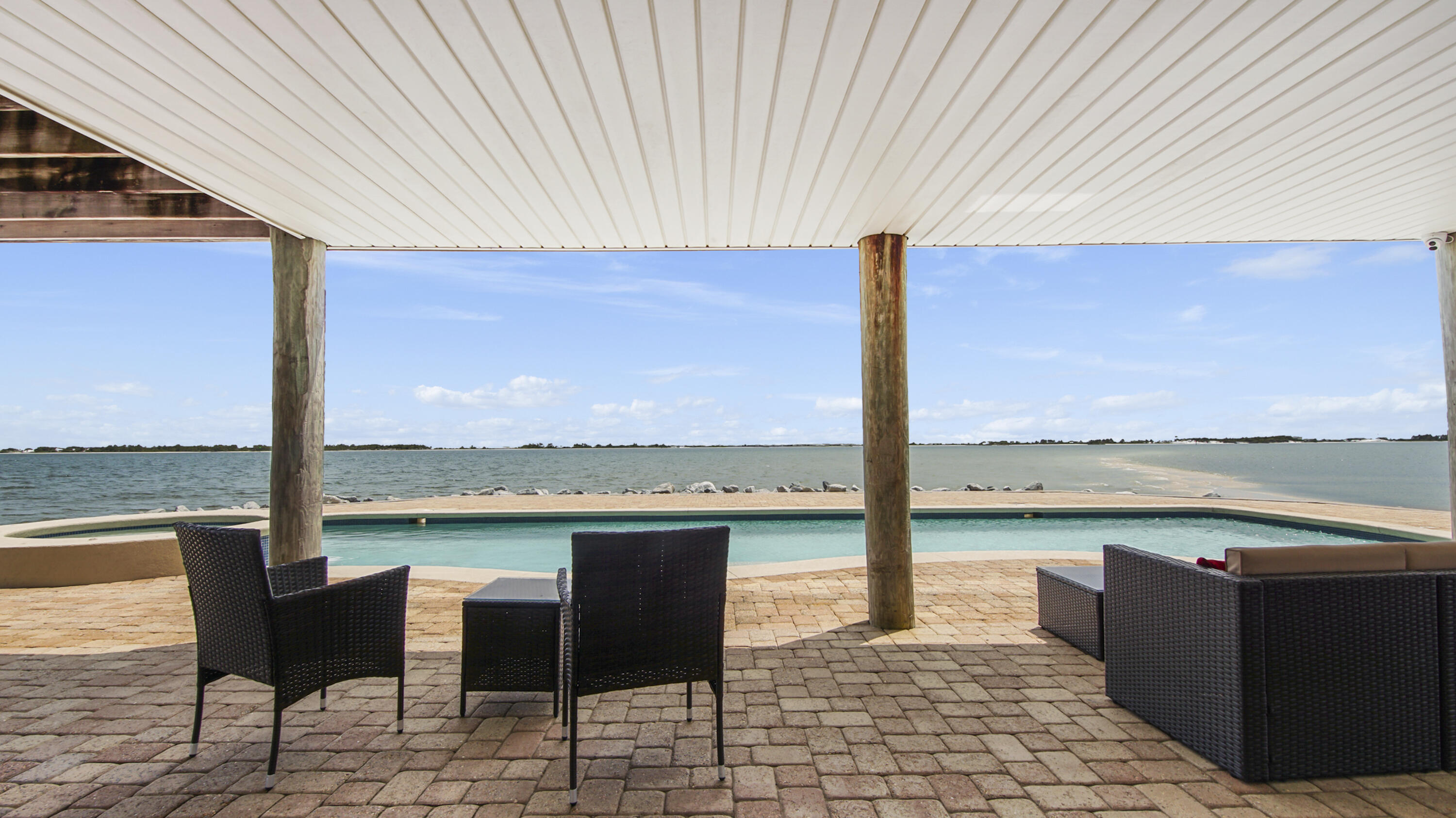 SANDY POINTE - Residential