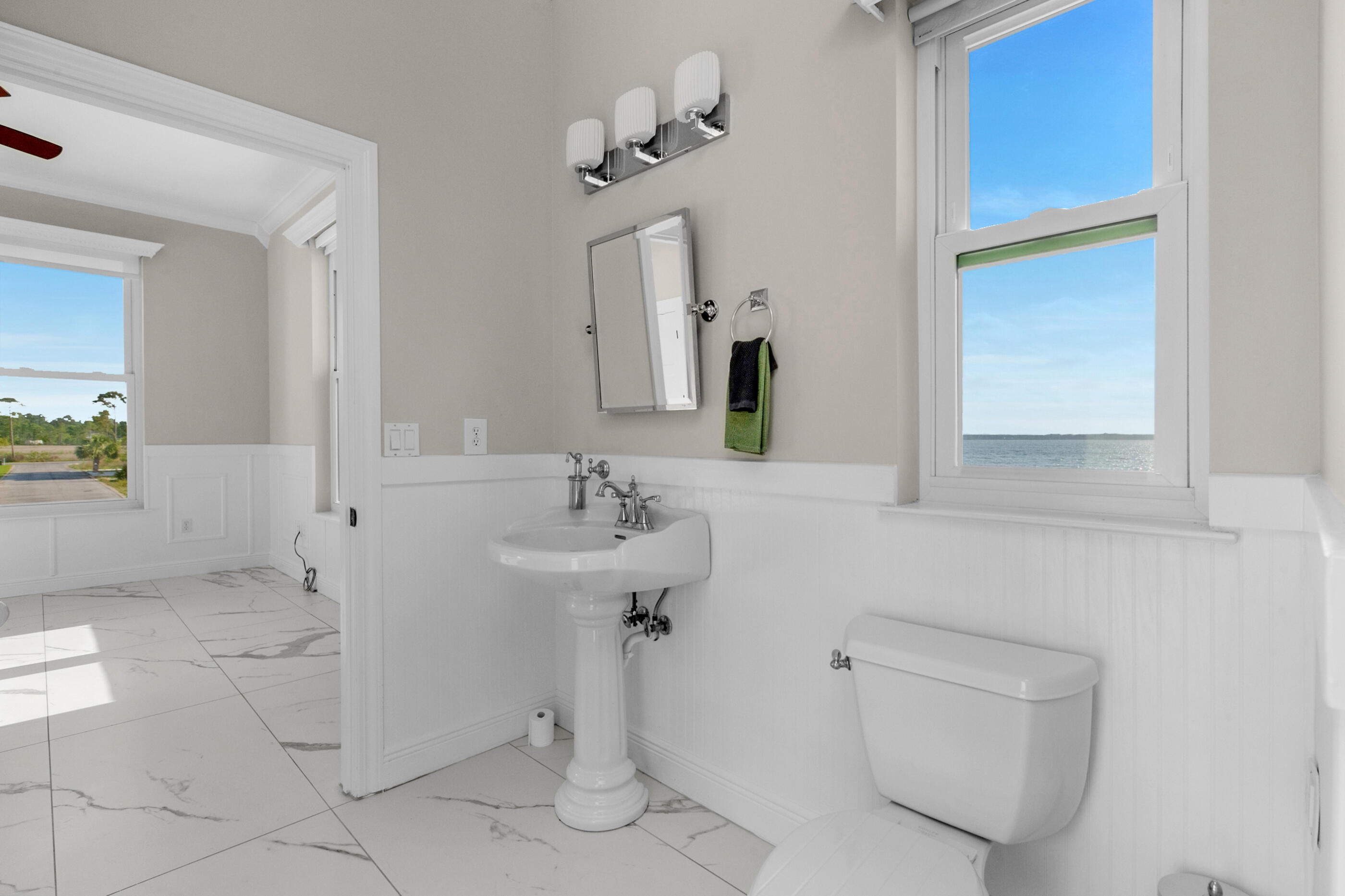SANDY POINTE - Residential