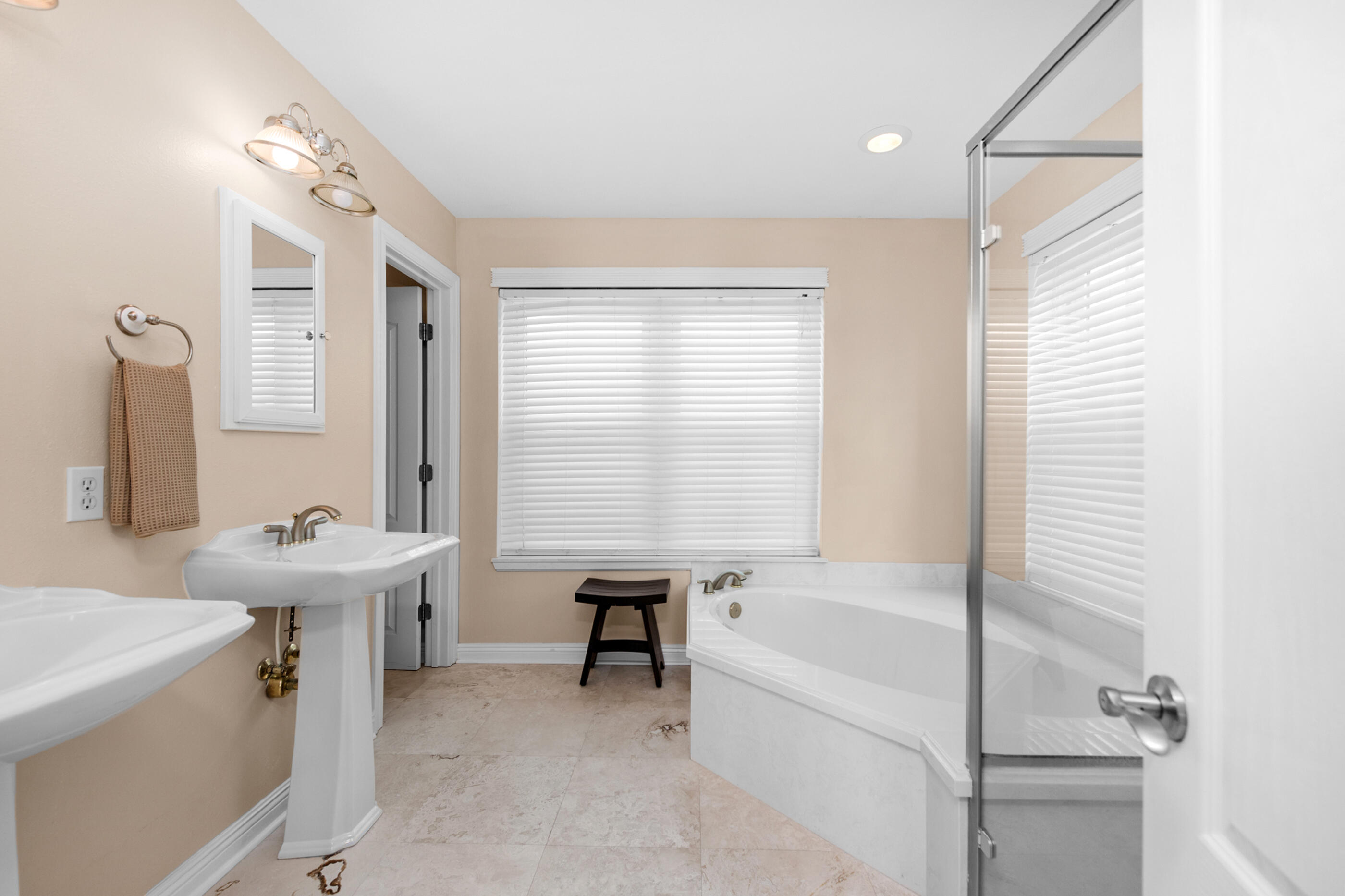SANDY POINTE - Residential
