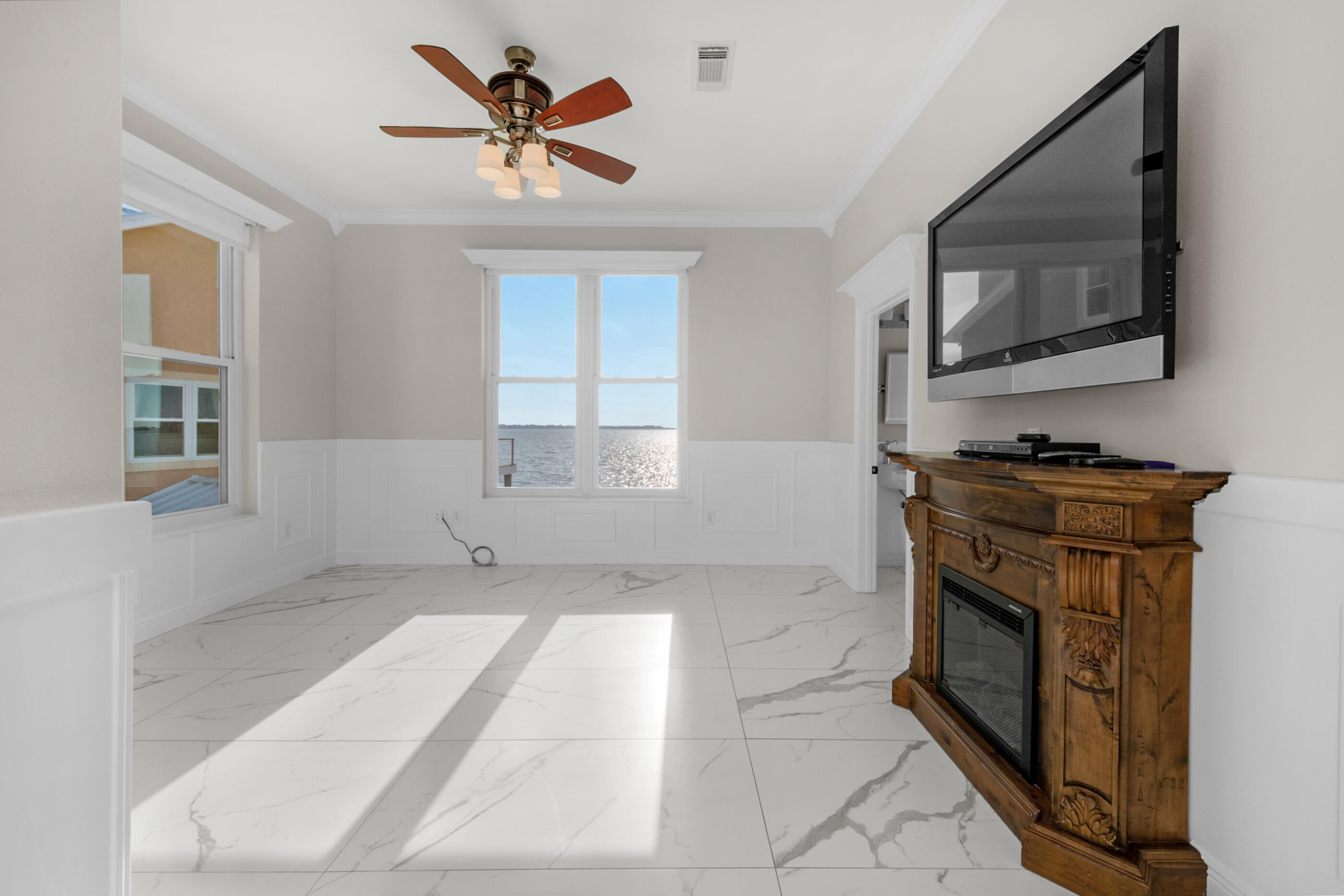 SANDY POINTE - Residential