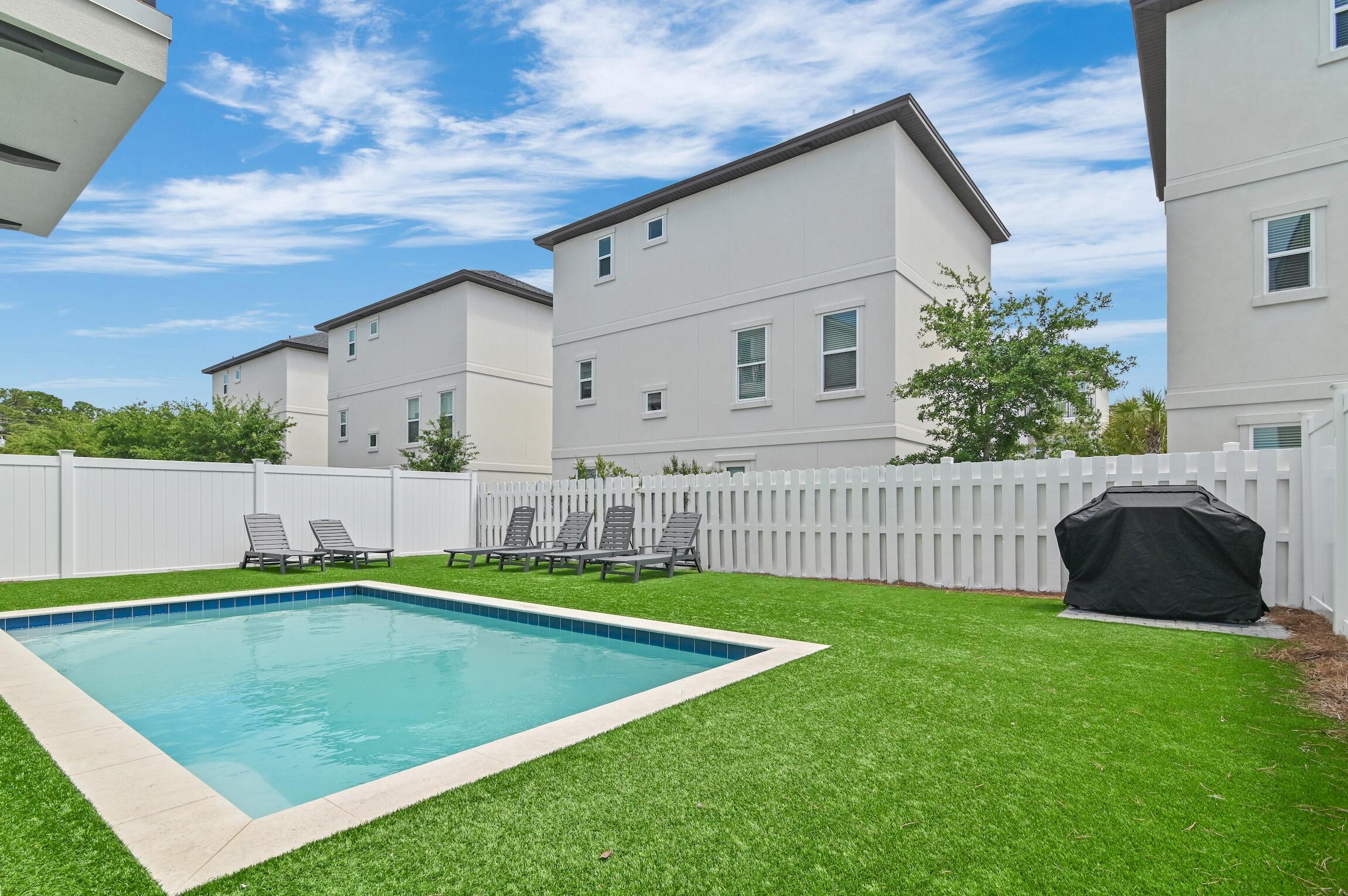 Estates At Hidden Palms - Residential