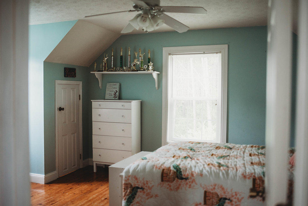 HAPPY HOLLOW - Residential