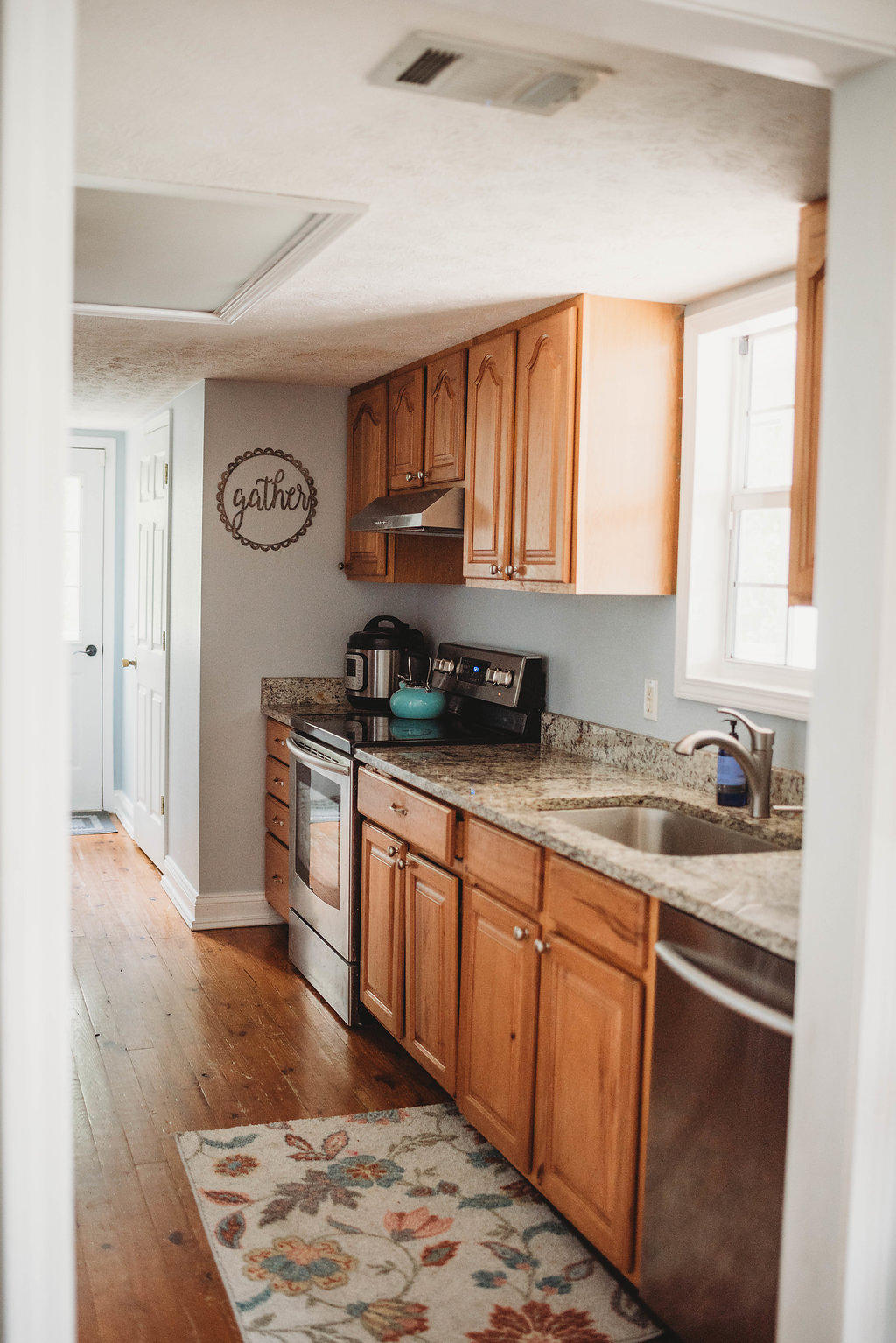 HAPPY HOLLOW - Residential