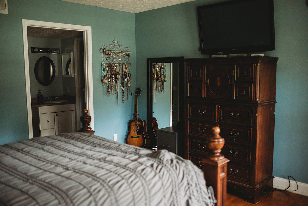 HAPPY HOLLOW - Residential