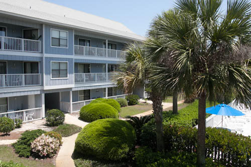 BEACHWOOD VILLAS CONDO PH 2 - Residential