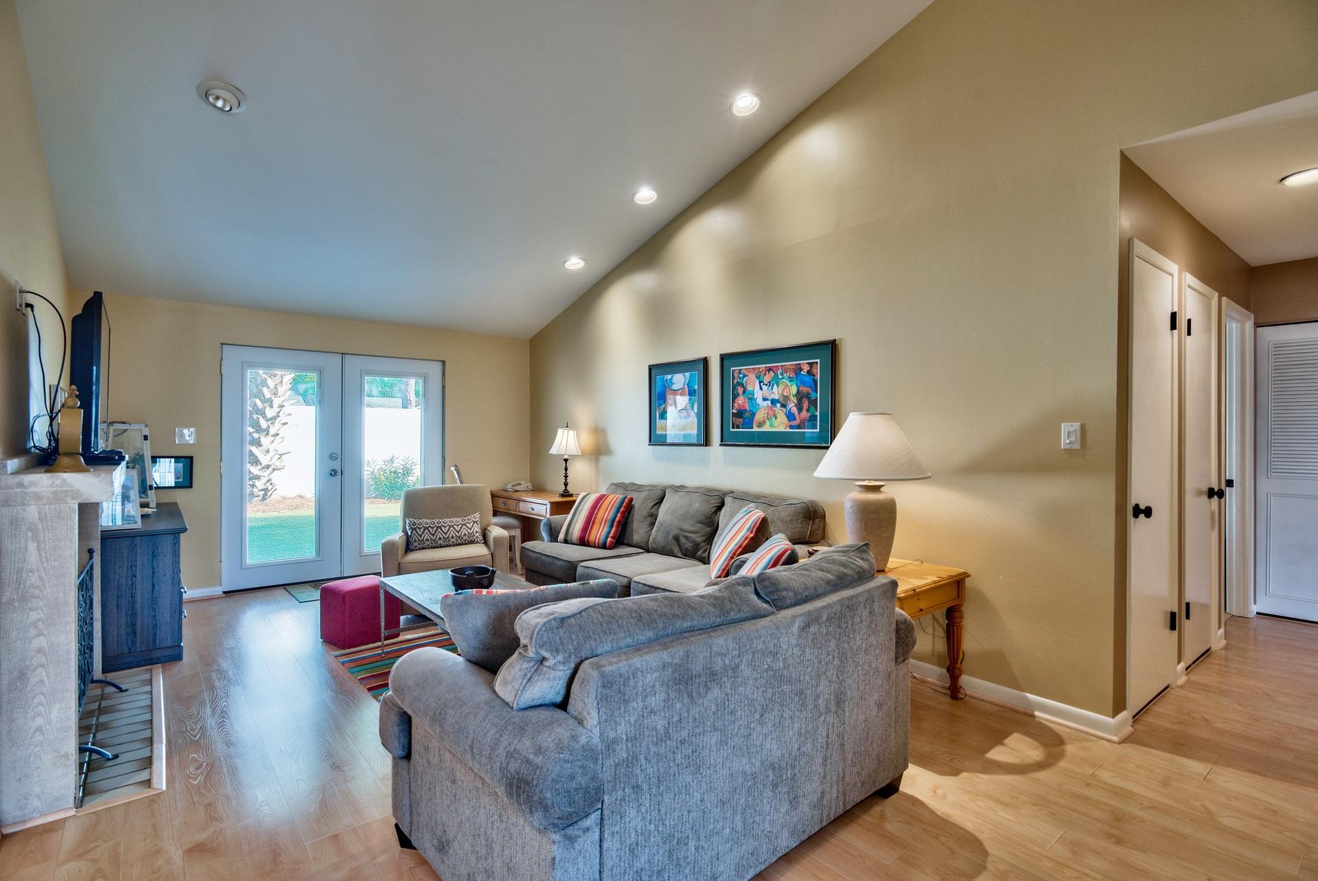 LINKSIDE VILLAGE UNIT 1 - Residential