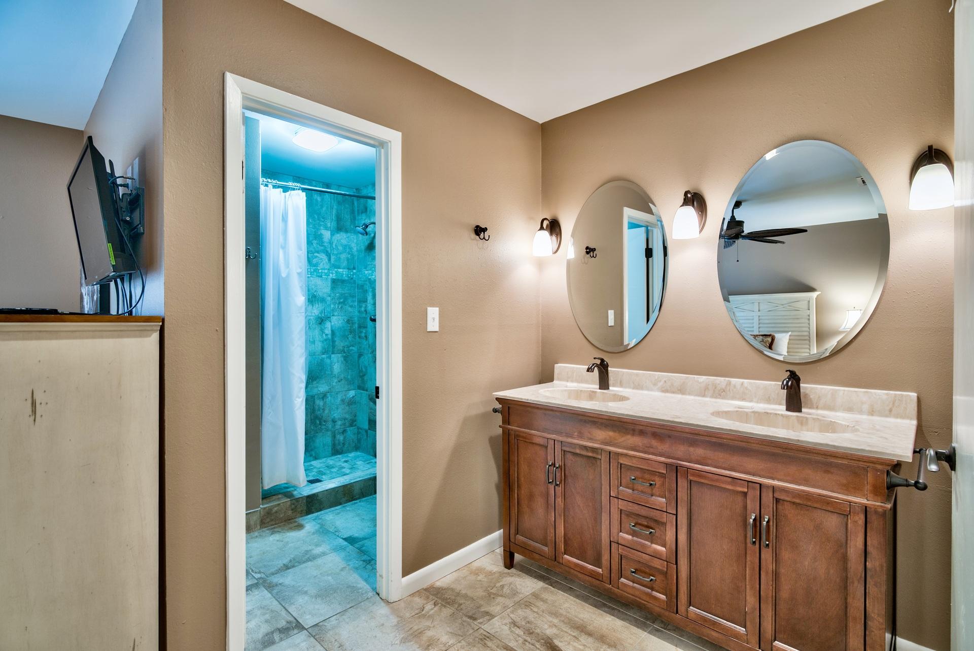 LINKSIDE VILLAGE UNIT 1 - Residential