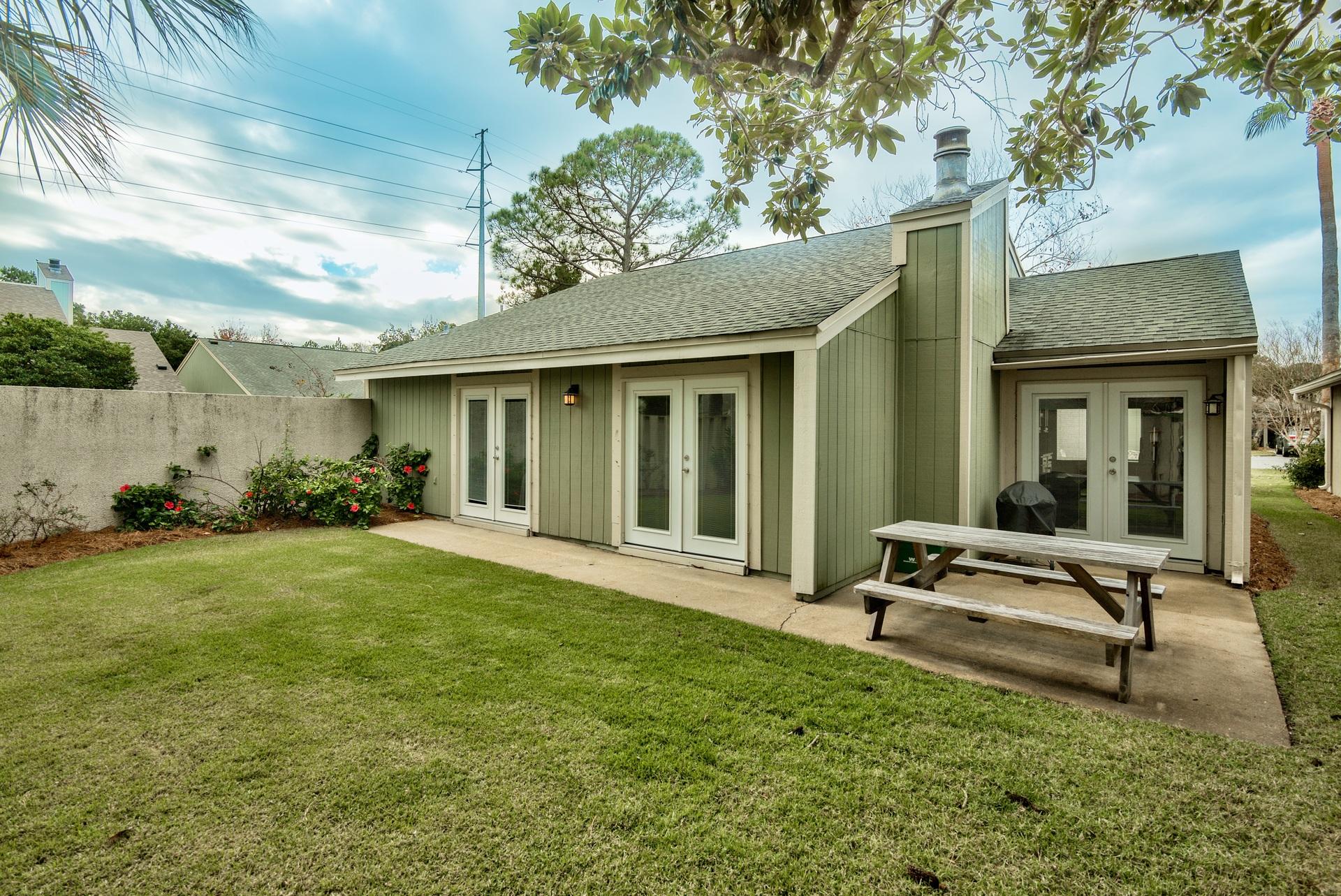 LINKSIDE VILLAGE UNIT 1 - Residential