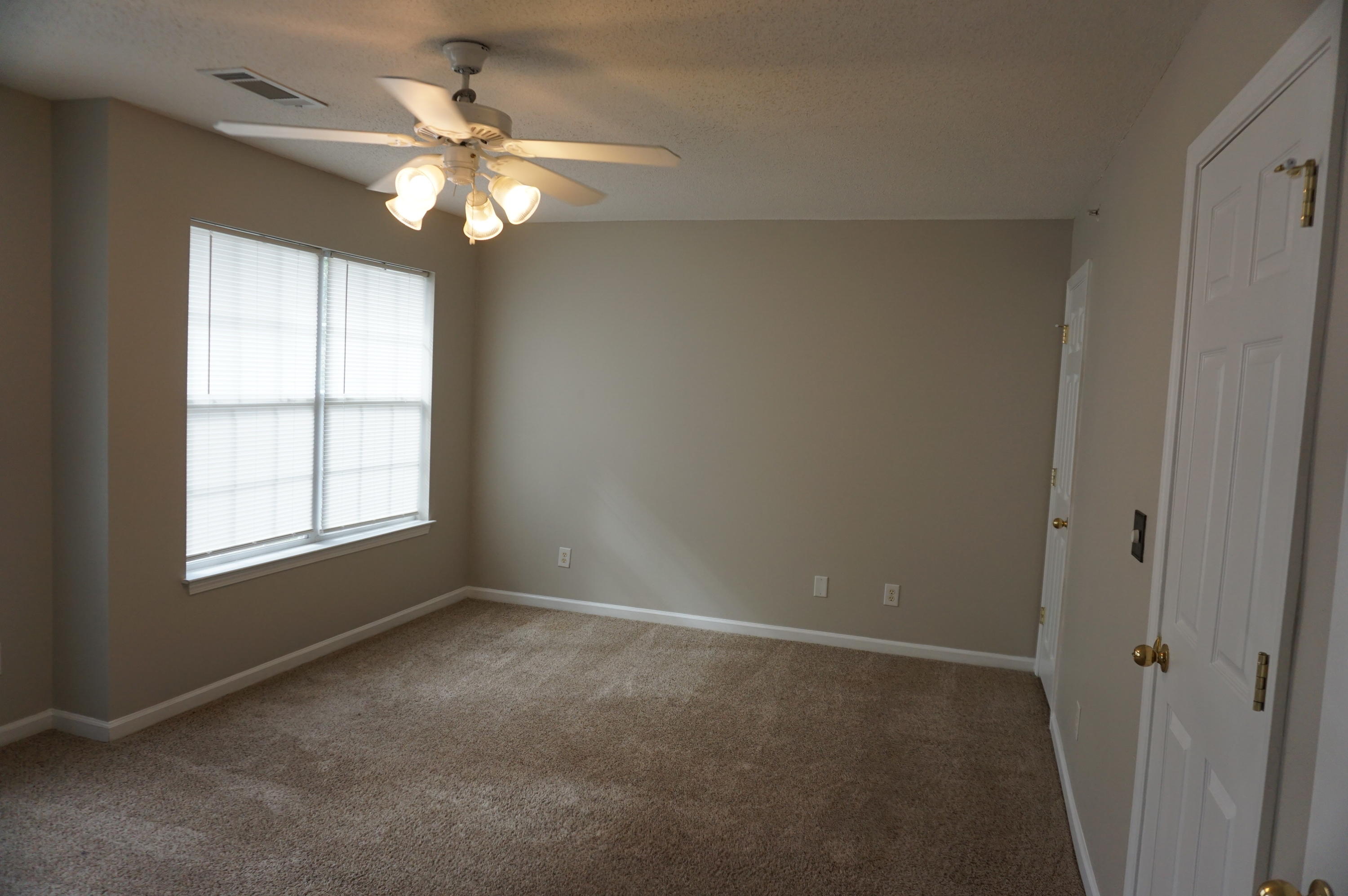 ROLLING PINES T/H LOT 80 BLK C - Residential