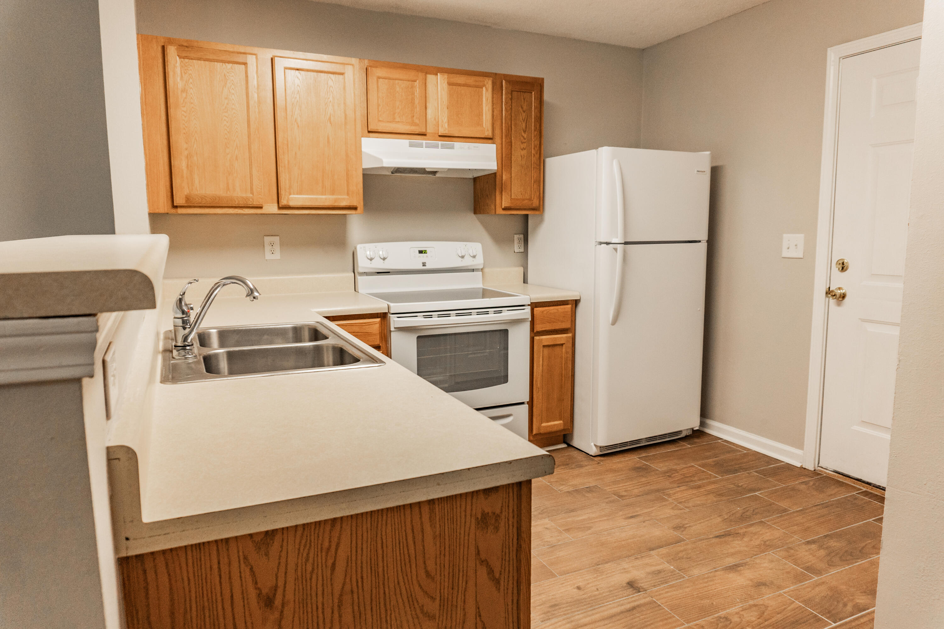 ROLLING PINES T/H LOT 80 BLK C - Residential