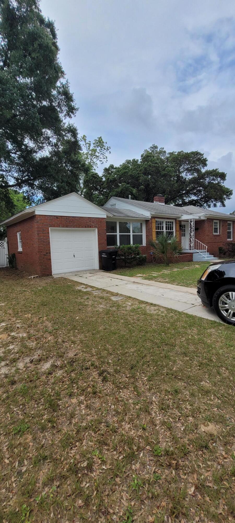 EAST HILL - Residential