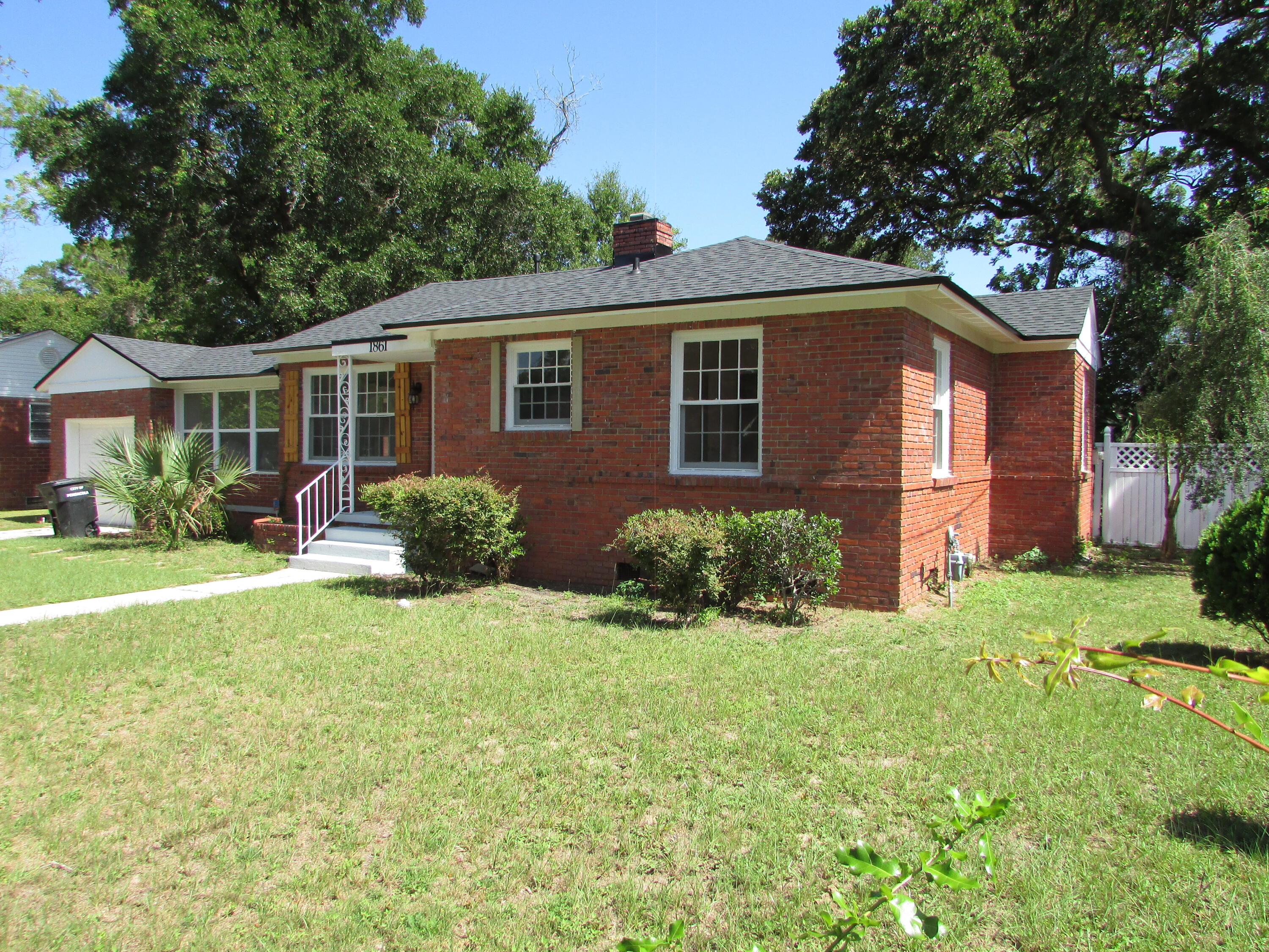EAST HILL - Residential